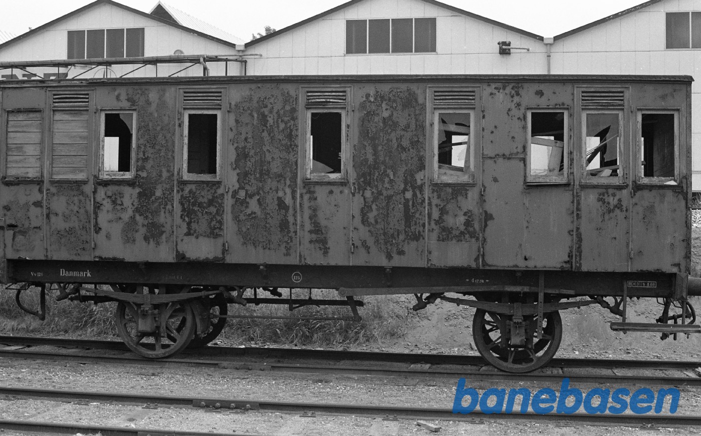 Hillerød station med SFJ Kupevogn Hillerød station med SFJ Kupevogn