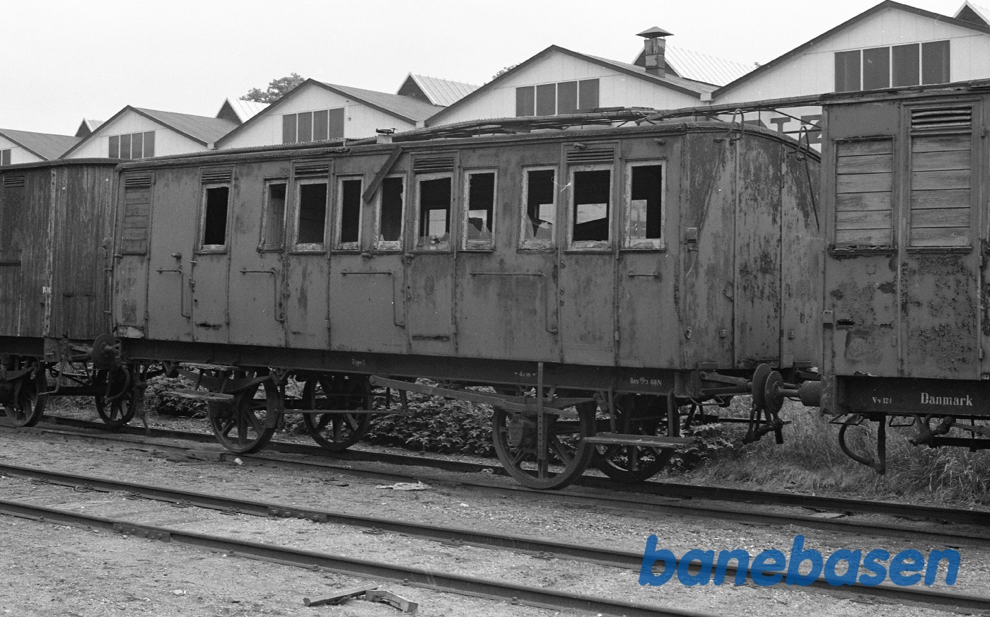 Hillerød station med SFJ Kupevogn Hillerød station med SFJ Kupevogn
