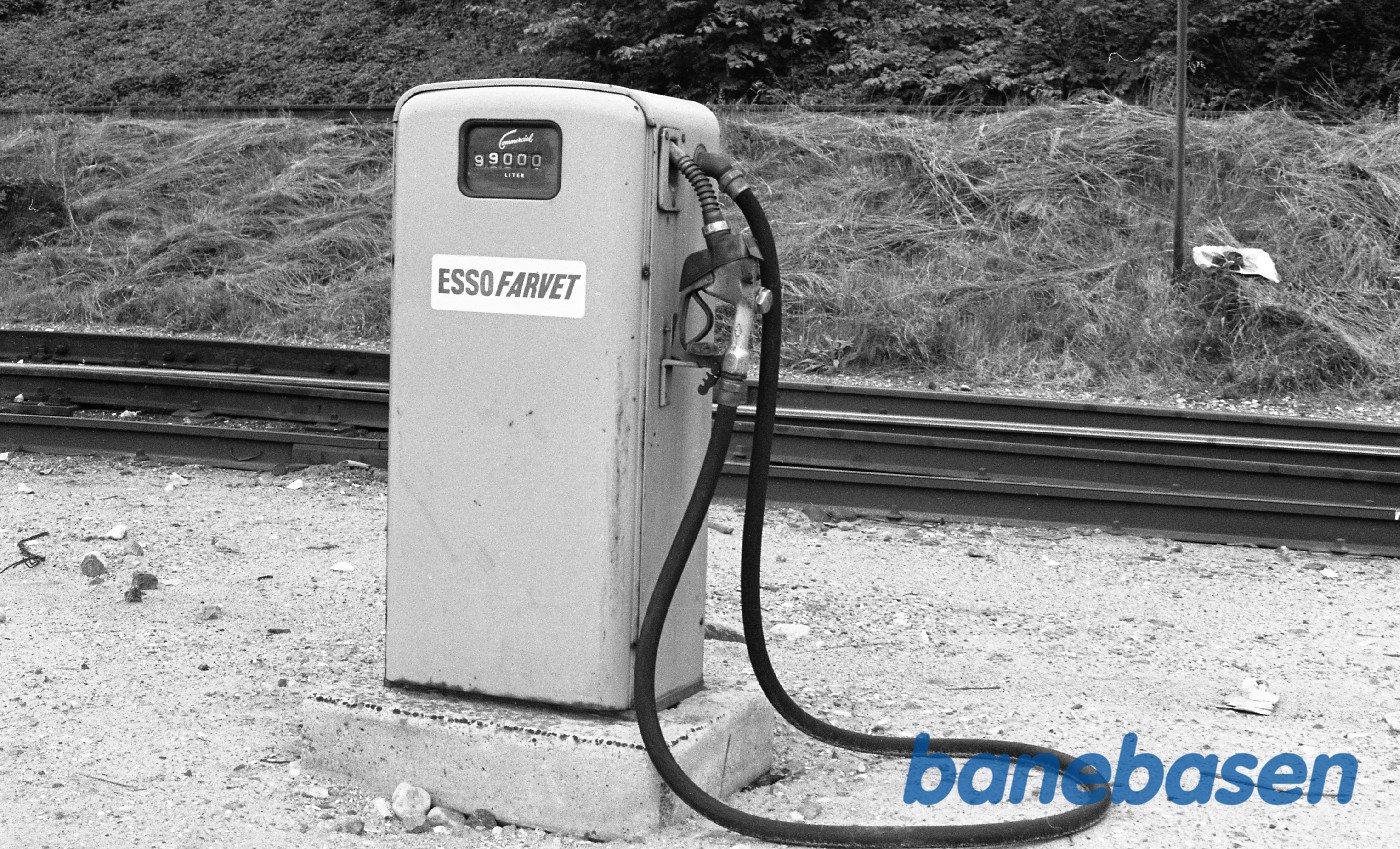 Hillerød station med Benzinstander Hillerød station med Benzinstander