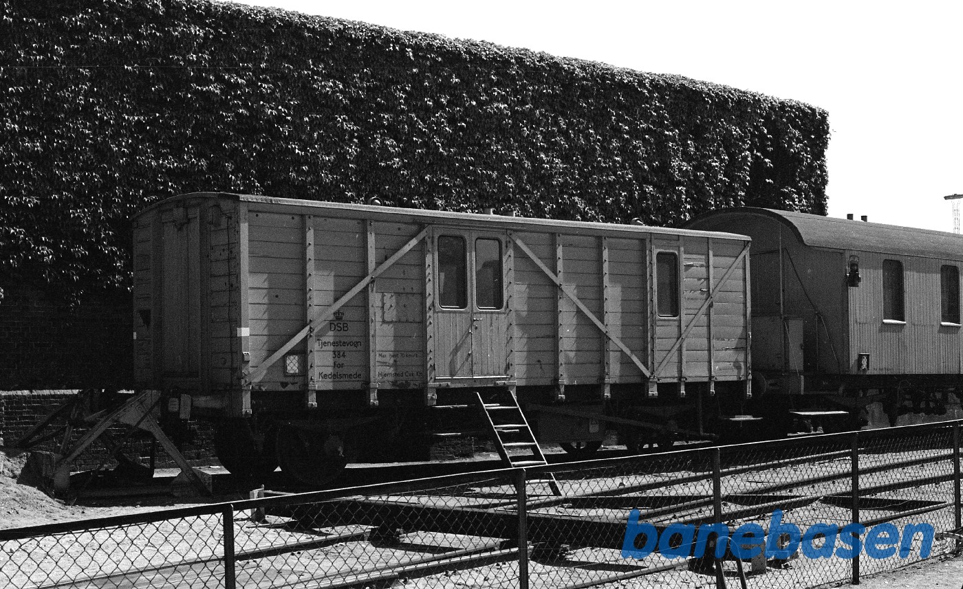 Helsingør station .Tjenestevogn 384 Helsingør station .Tjenestevogn 384