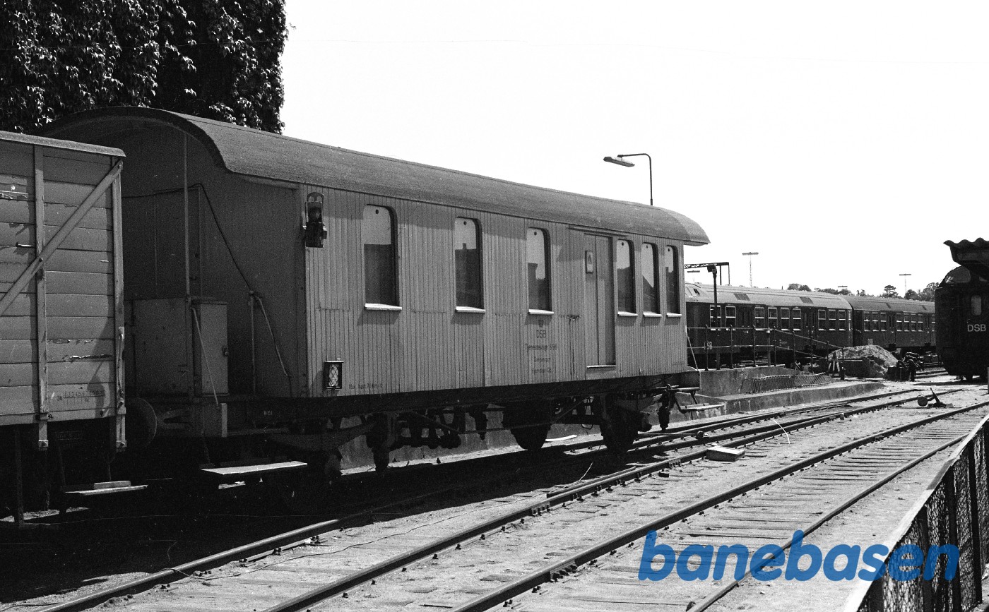 Helsingør station .Tjenestevogn 698 Helsingør station .Tjenestevogn 698