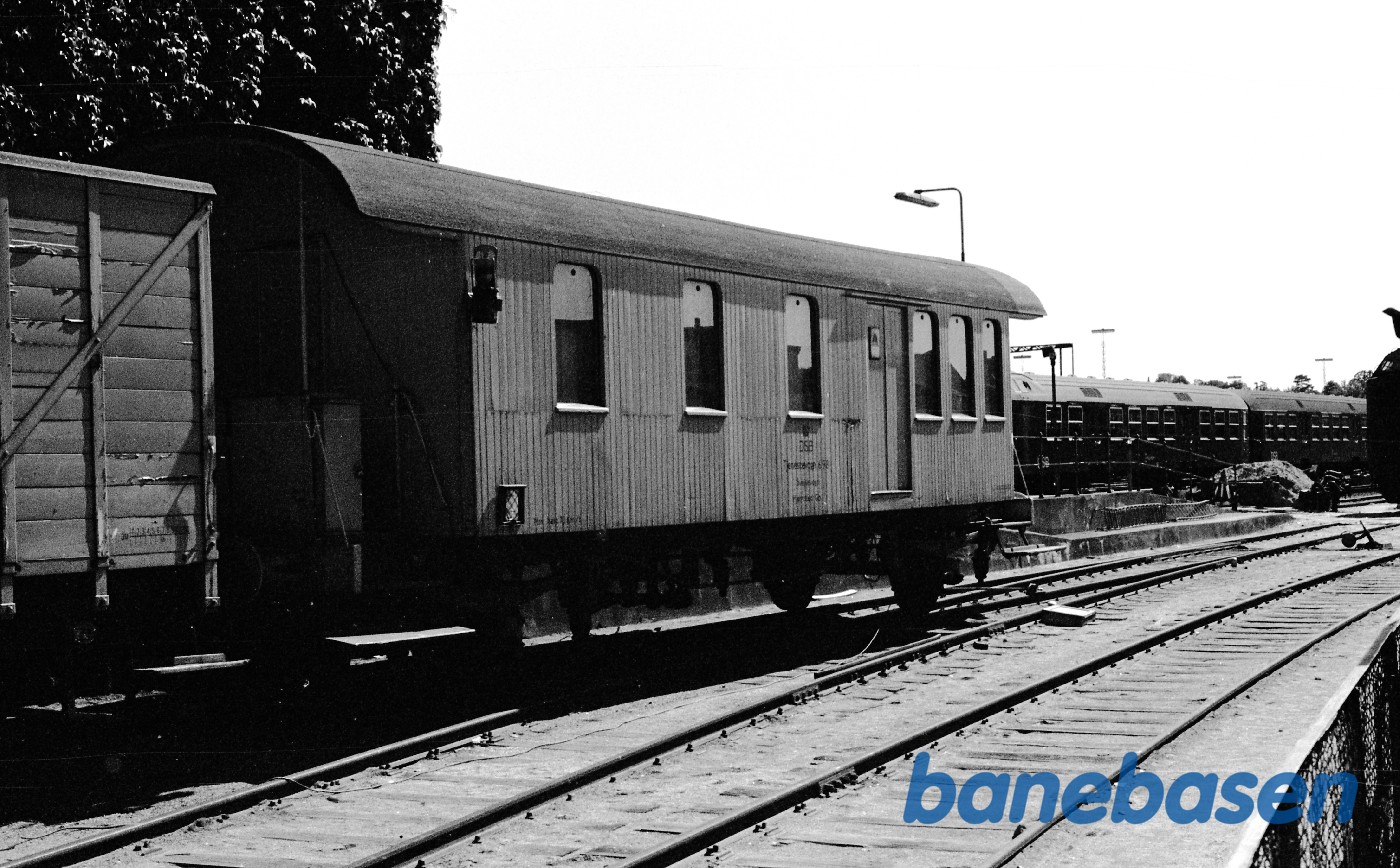 Helsingør station .Tjenestevogn 698 Helsingør station .Tjenestevogn 698