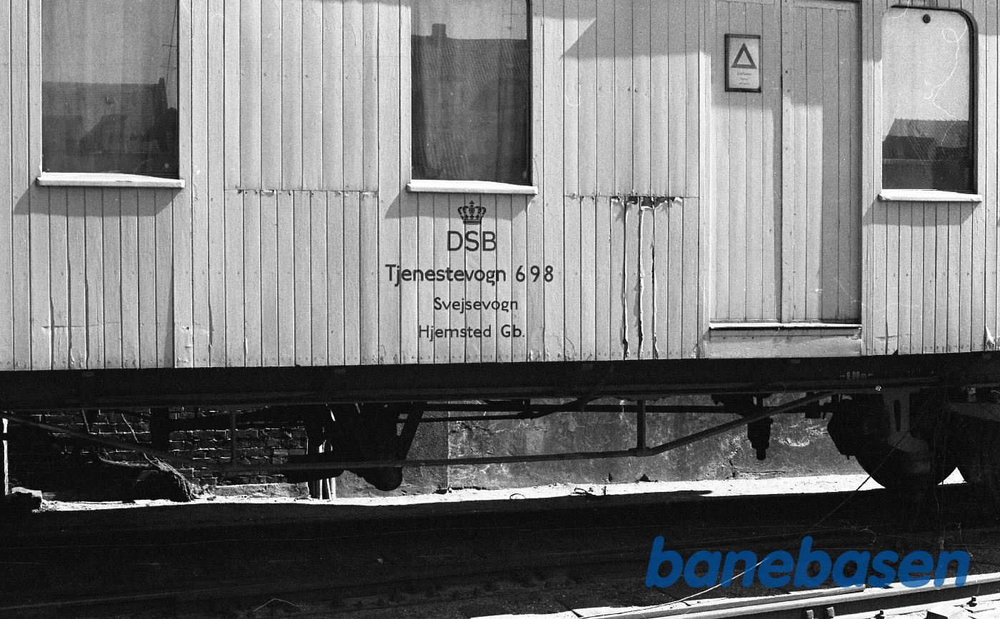 Helsingør station .Tjenestevogn 698 Helsingør station .Tjenestevogn 698