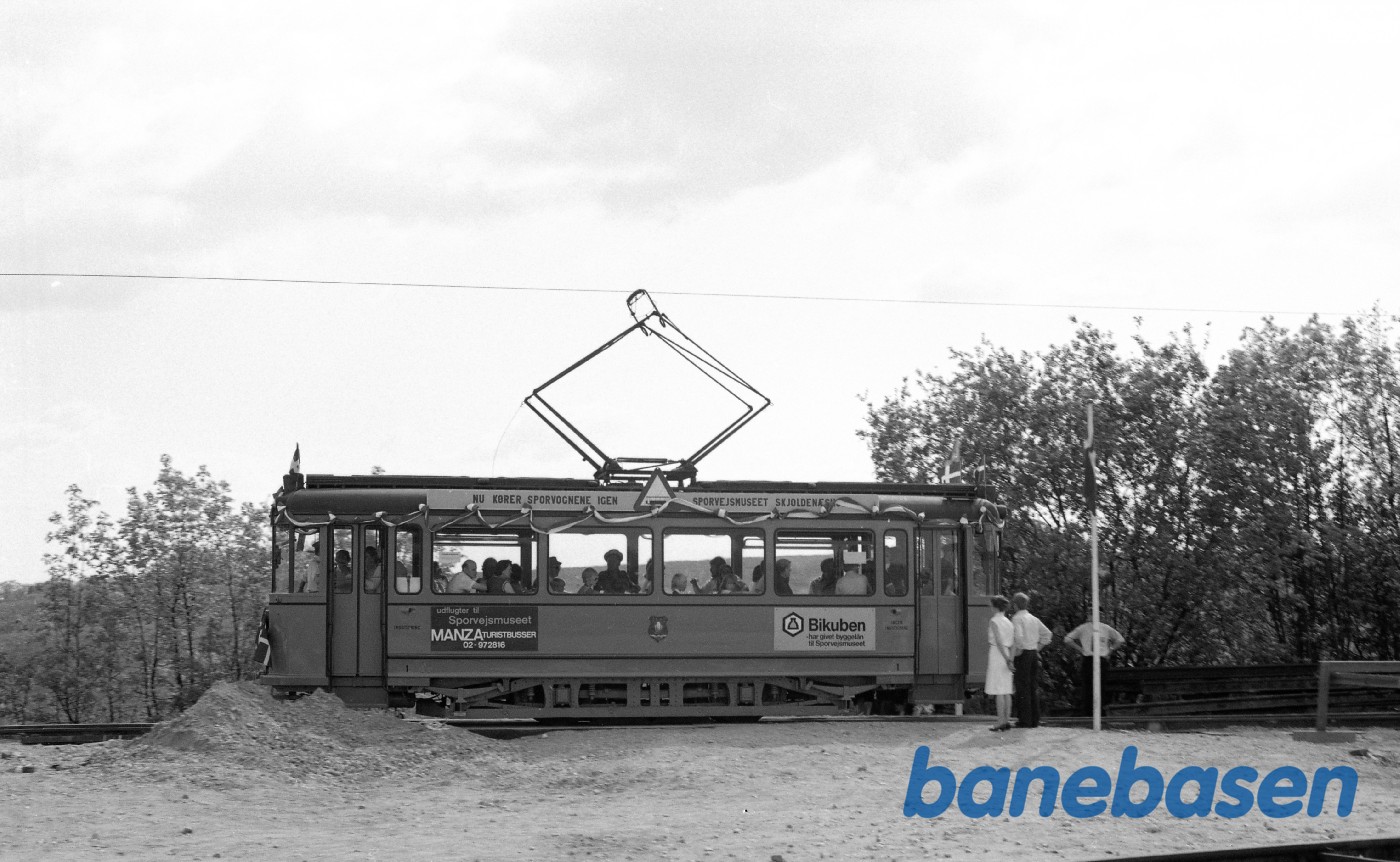 Skjoldenæsholm. Sporvogn linie 2 fra Aarhus sporveje Skjoldenæsholm. Sporvogn linie 2 fra Aarhus sporveje