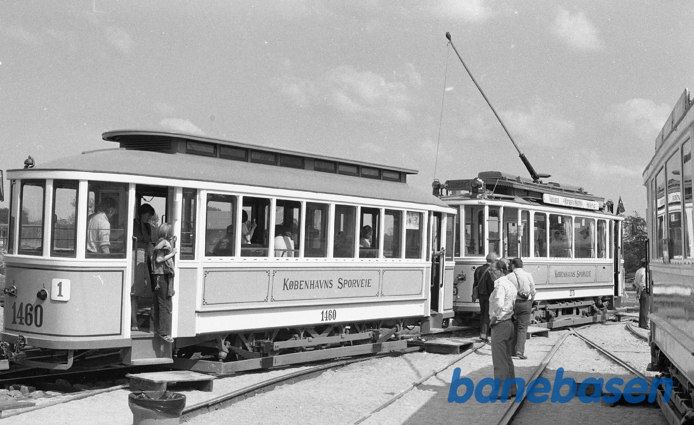 Skjoldenæsholm. Sporvogn linie 1 med bivogn Skjoldenæsholm. Sporvogn linie 1 med bivogn