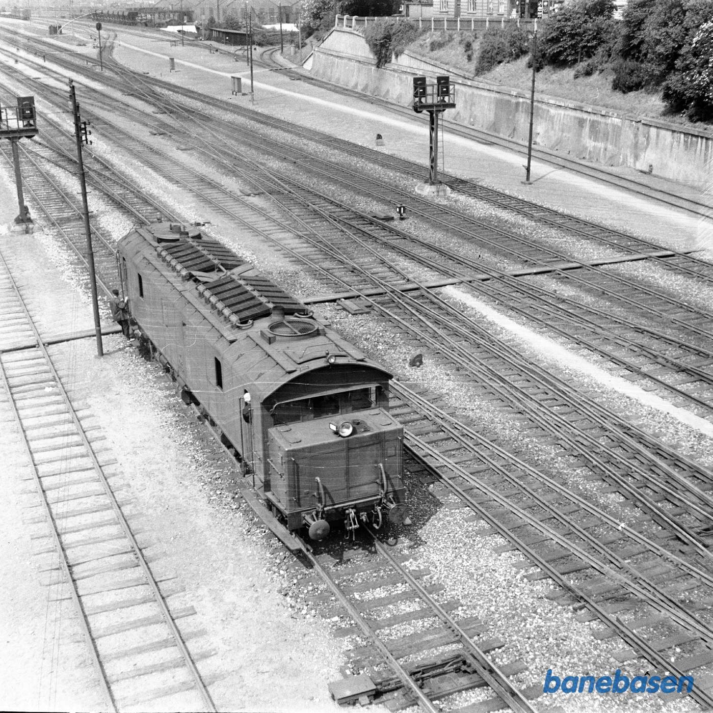 Motorlokomotiv MX 13x rangerer i Aarhus