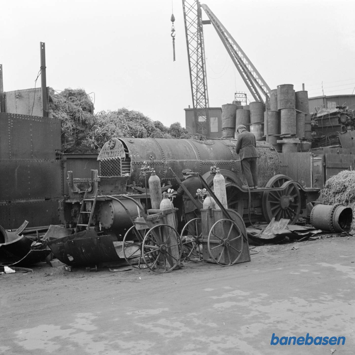 Damplokomotiv FS 259 under ophugning hos Levin & Co . Københavns frihavn Damplokomotiv FS 259 under ophugning hos Levin & Co . Københavns frihavn