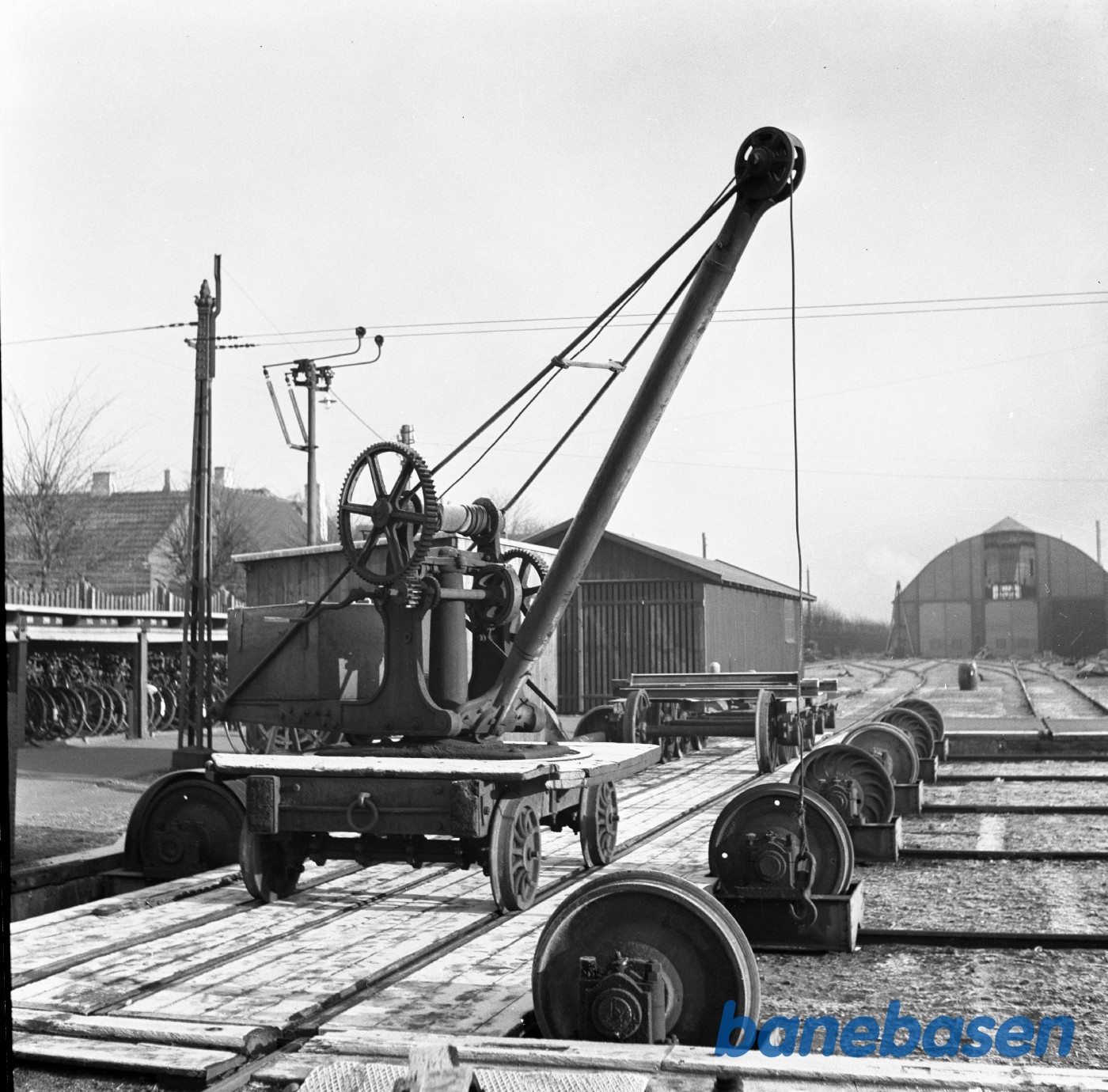 Gammel kran på centralværkstedet i København. Brugtes til ind - og udtagning af varmekedler Gammel kran på centralværkstedet i København. Brugtes til ind - og udtagning af varmekedler