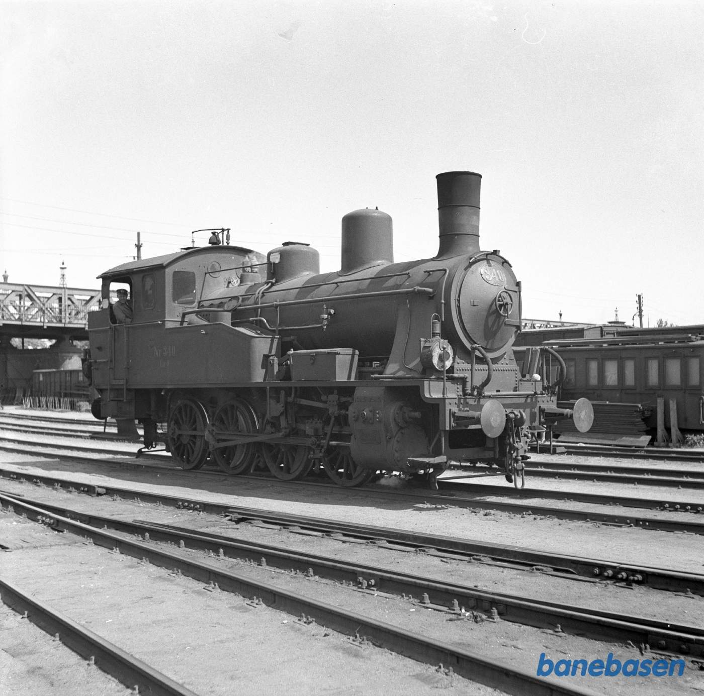 Damplokomotiv Q 340 rangerer på København G