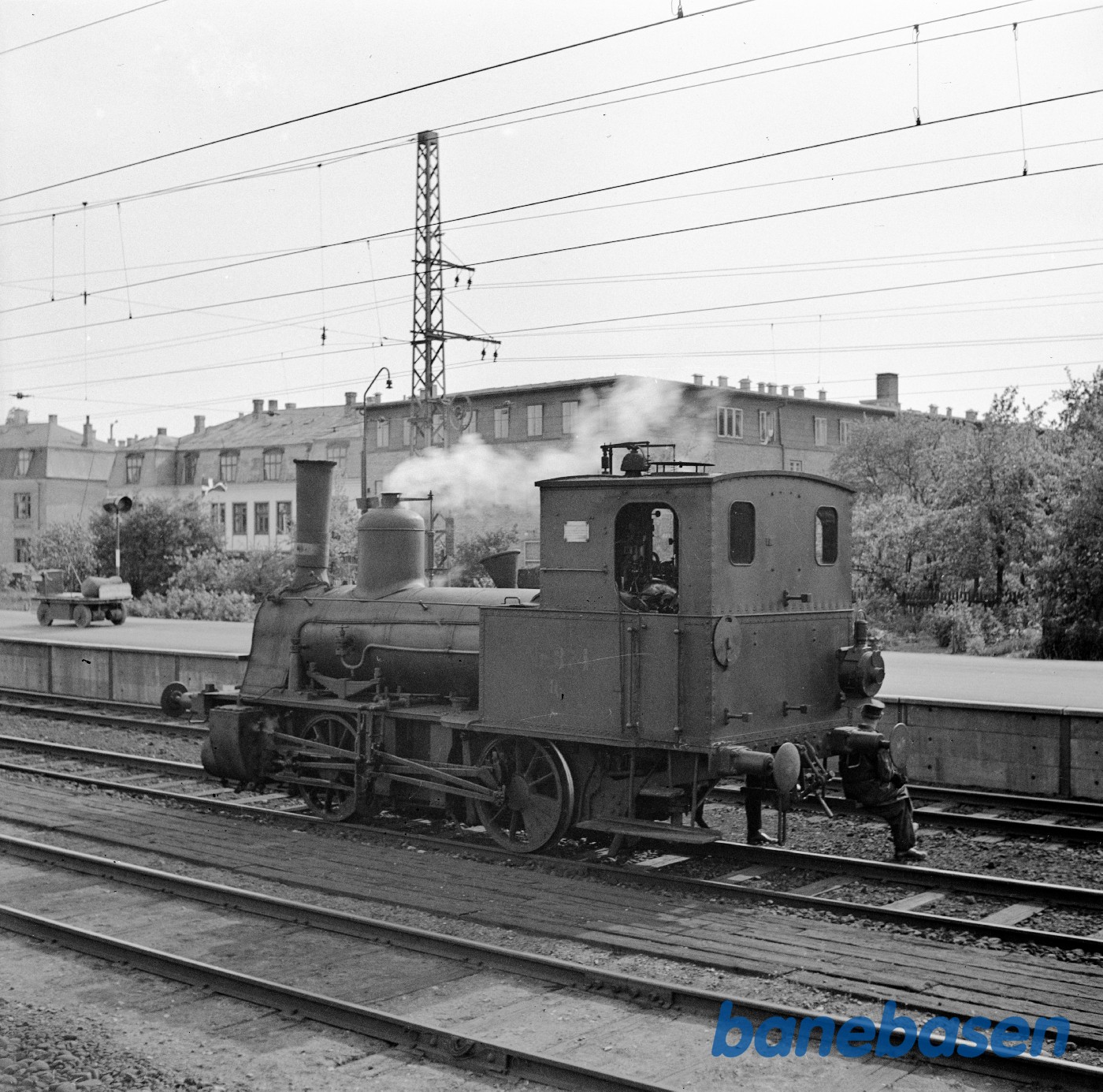 Damplokomotiv Hs 374 rangerer på Hellerup Station Damplokomotiv Hs 374 rangerer på Hellerup Station