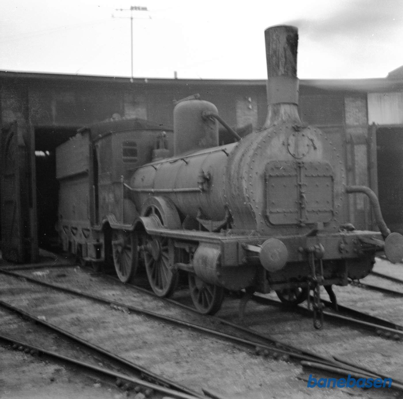 Damplokomotiv Fs 263 som varmemaskinen ved maskindepotet i Roskilde