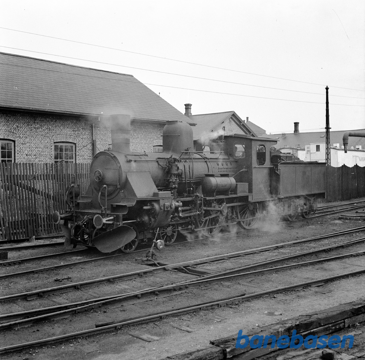 Damplokomotiv K 507 ved maskindepotet i Nyborg Damplokomotiv K 507 ved maskindepotet i Nyborg