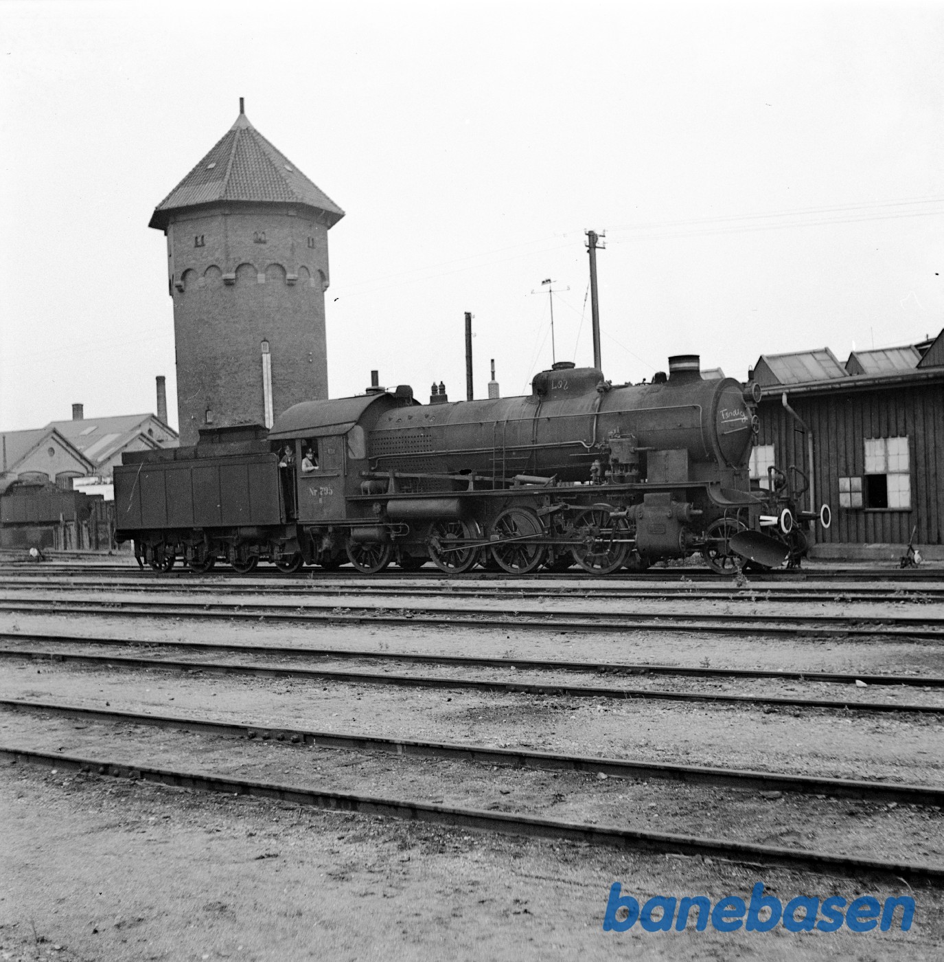 Damplokomotiv H 795 ved maskindepotet i Nyborg Damplokomotiv H 795 ved maskindepotet i Nyborg