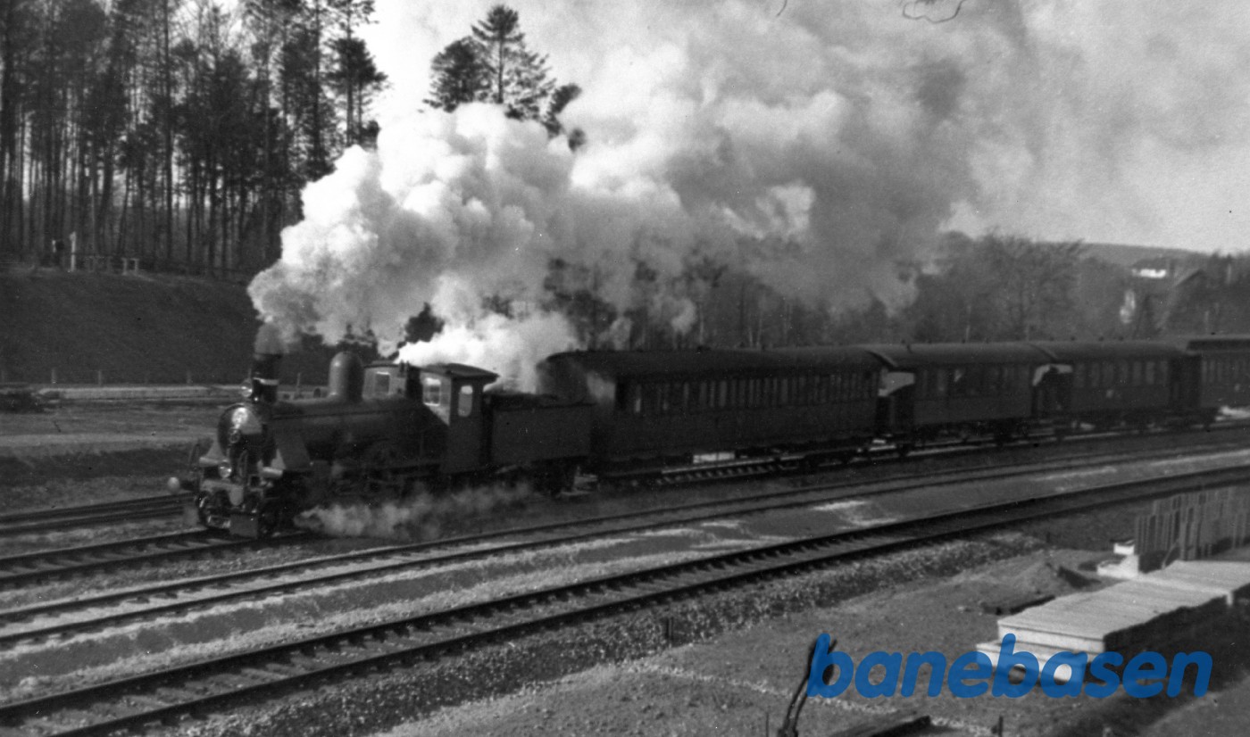 Damplokomotiv K 543 udkørsel fra Holte Damplokomotiv K 543 udkørsel fra Holte