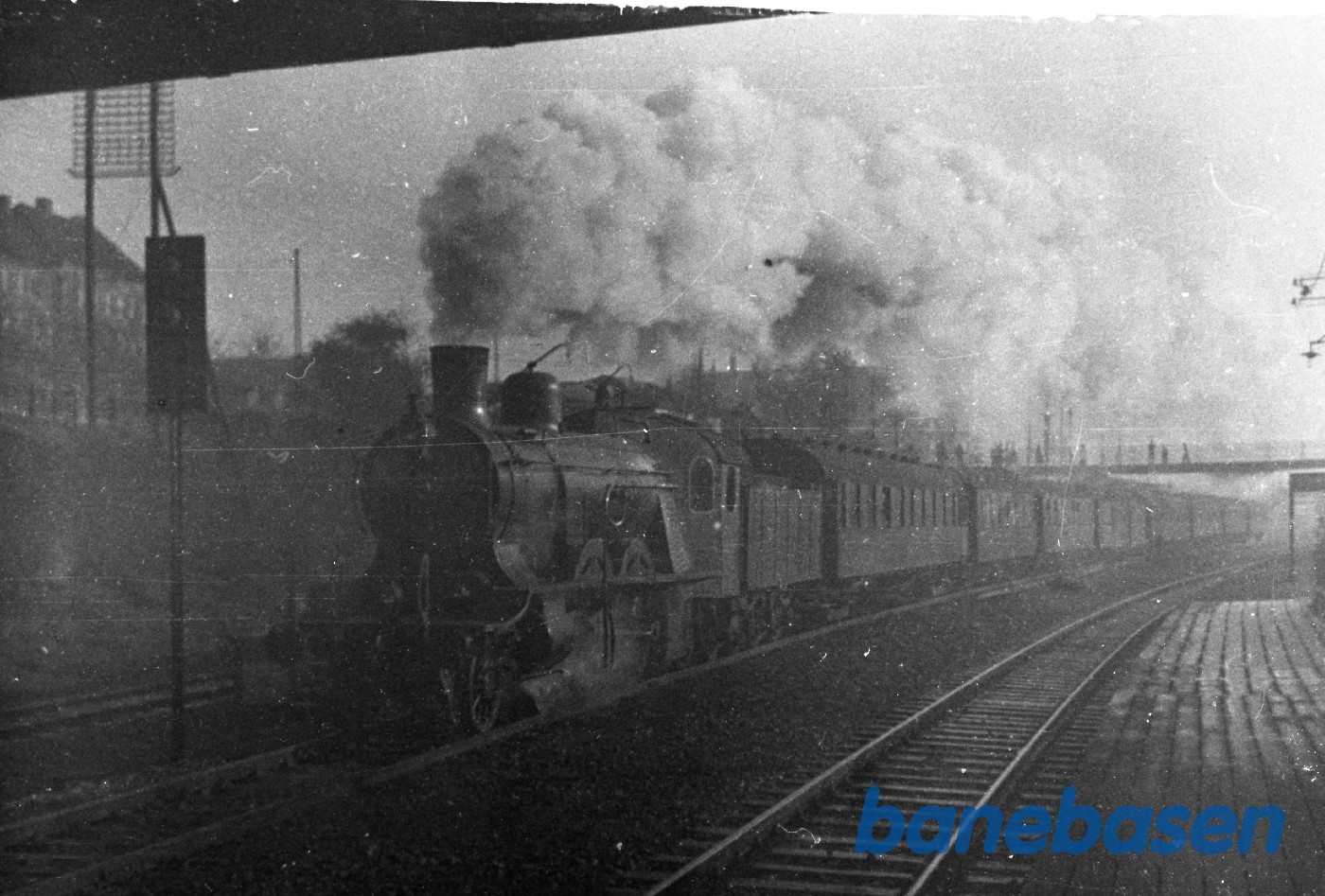 Damplokomotiv P med Persontog .Tog 73. Enghave Damplokomotiv P med Persontog .Tog 73. Enghave