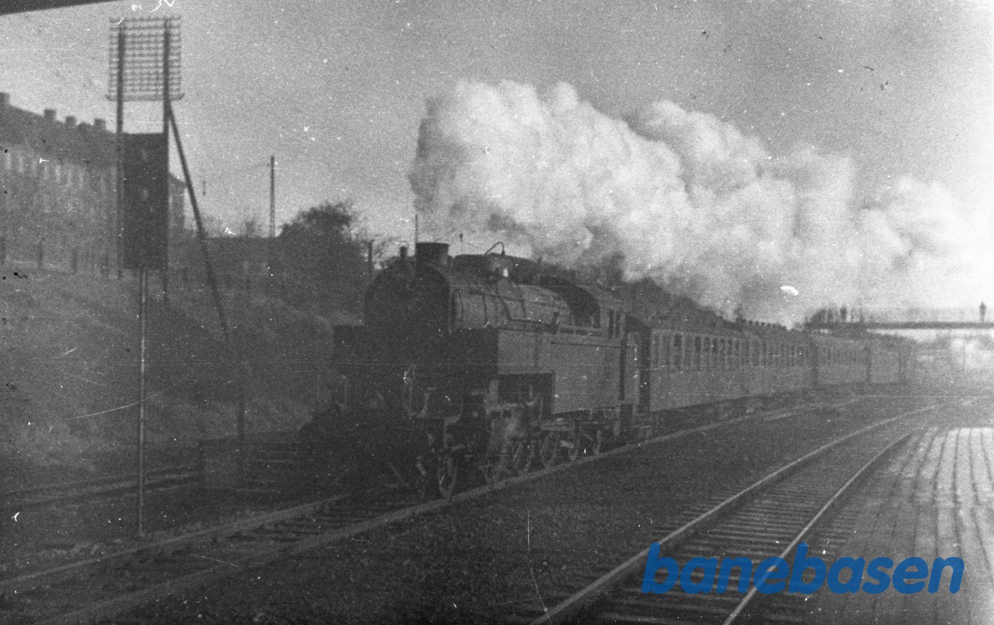 Damplokomotiv S med Persontog .Tog 159. Enghave Damplokomotiv S med Persontog .Tog 159. Enghave