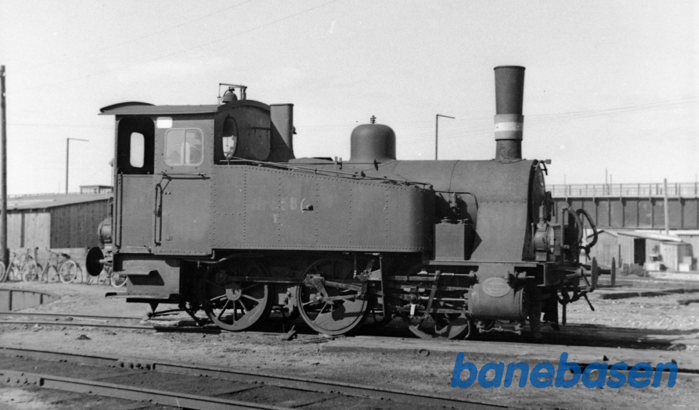 Damplokomotiv T 358 i Masnedsund. Damplokomotiv T 358 i Masnedsund.