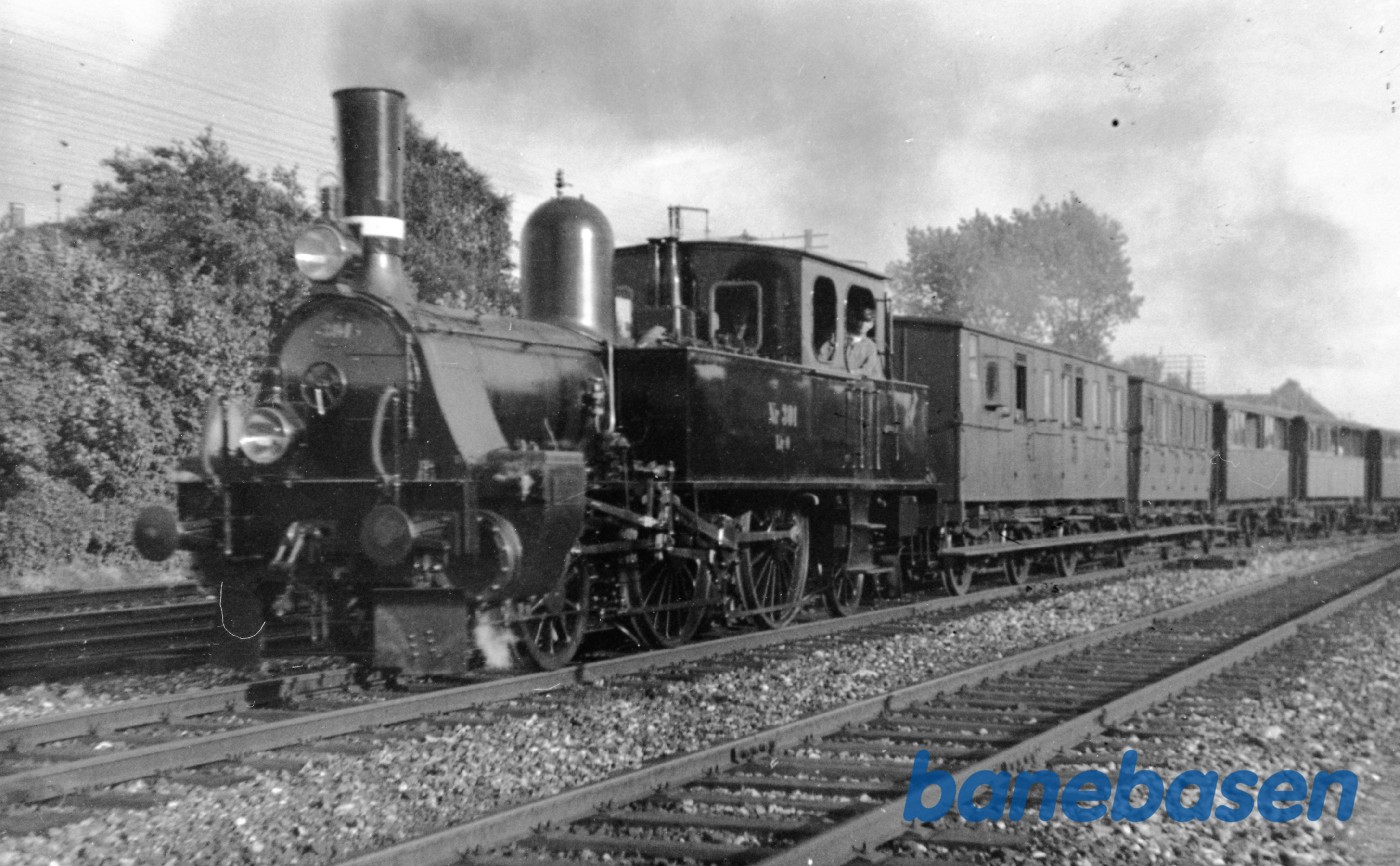 Damplokomotiv O 301 i Hellerup Damplokomotiv O 301 i Hellerup