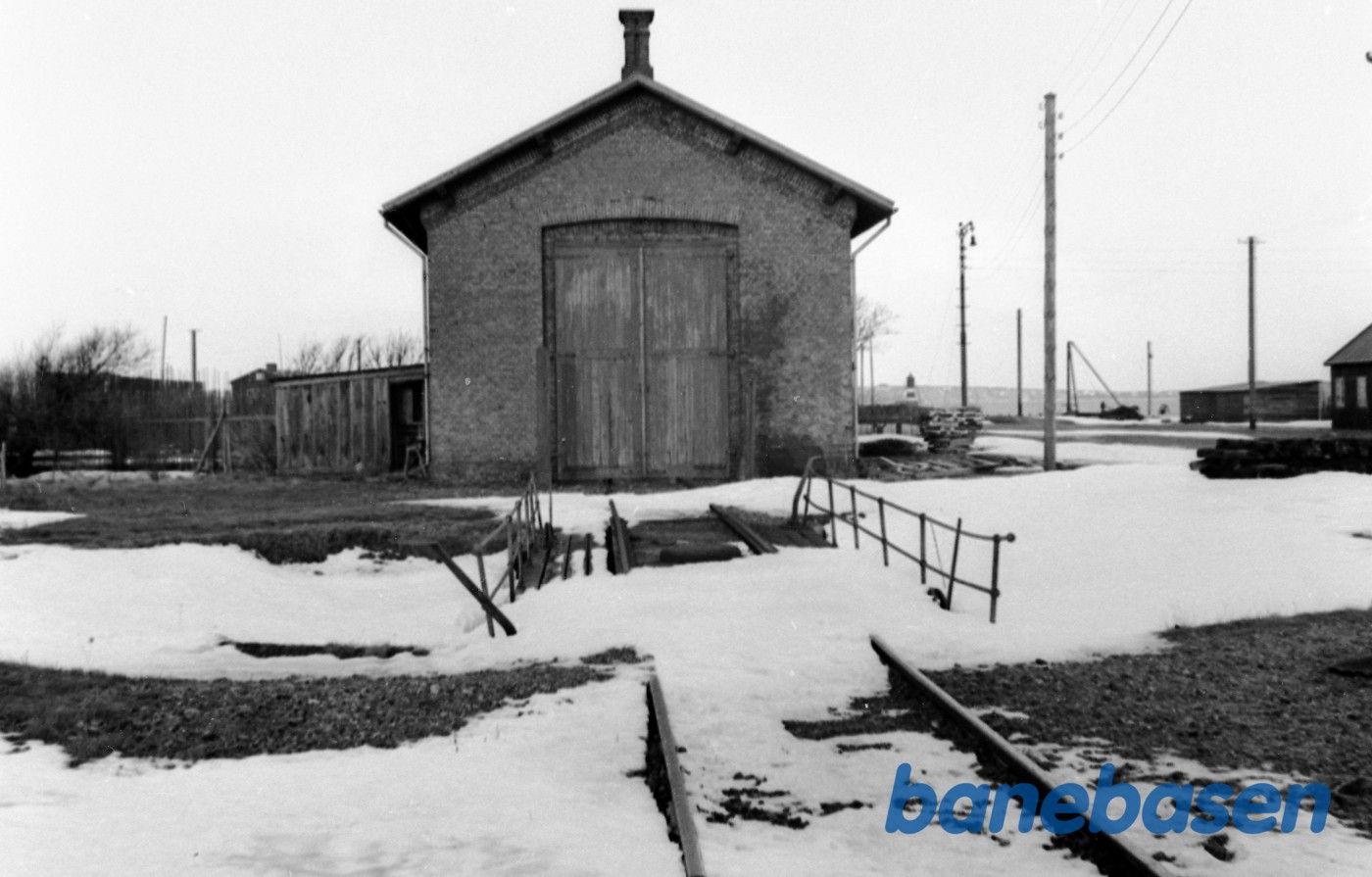 Oddesund syd station. Maskindepotet. Efter nedlæggelsen den 15/5-1938 Oddesund syd station. Maskindepotet. Efter nedlæggelsen den 15/5-1938