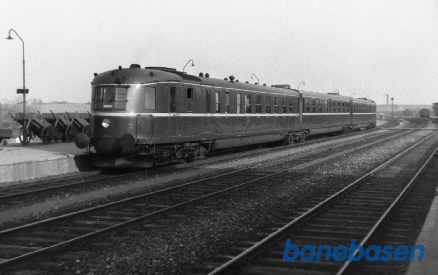 3 vognslyntog holder på Fredericia station 3 vognslyntog holder på Fredericia station