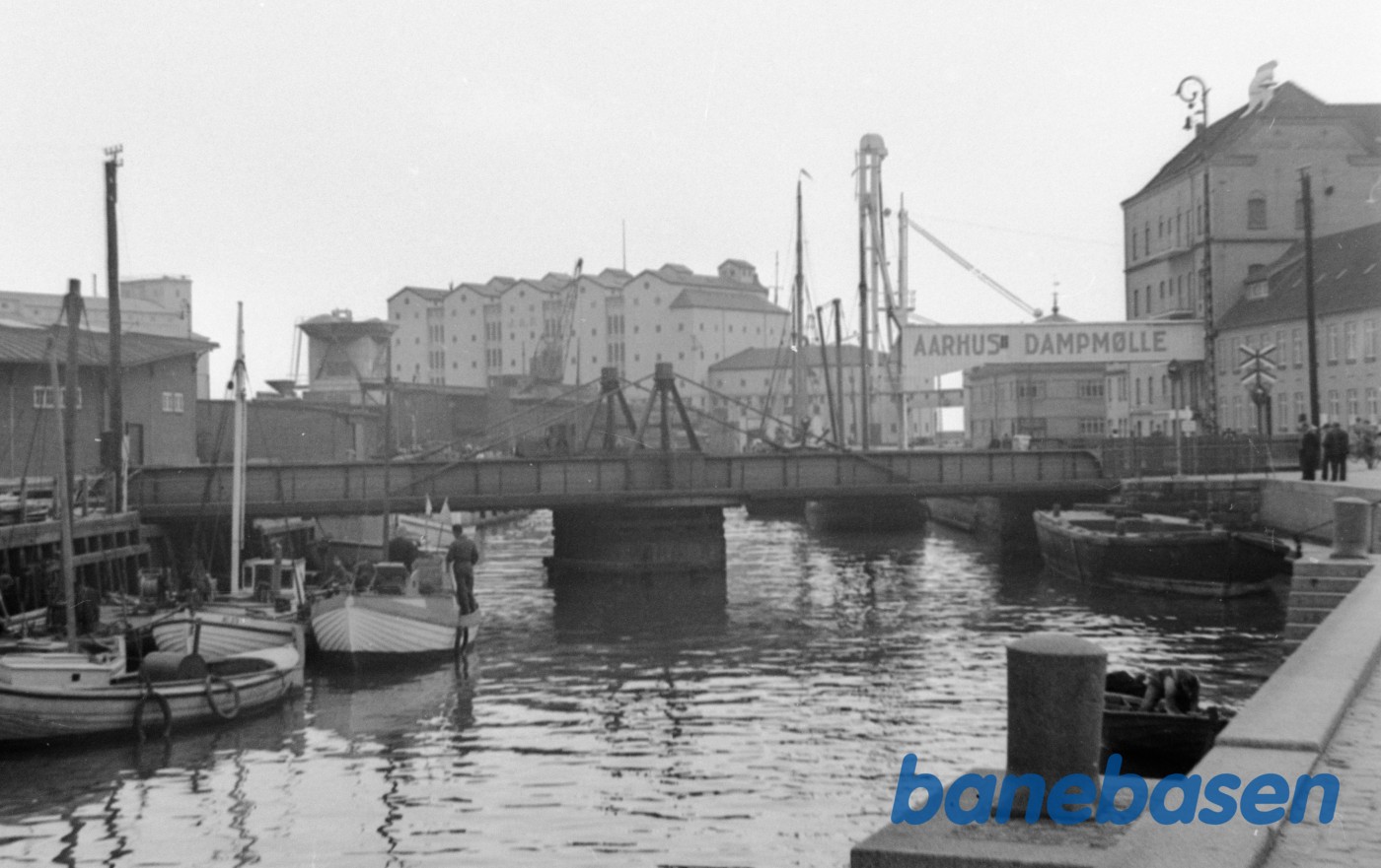 Svingbroen over Århus å bygget i 1862 Svingbroen over Århus å bygget i 1862