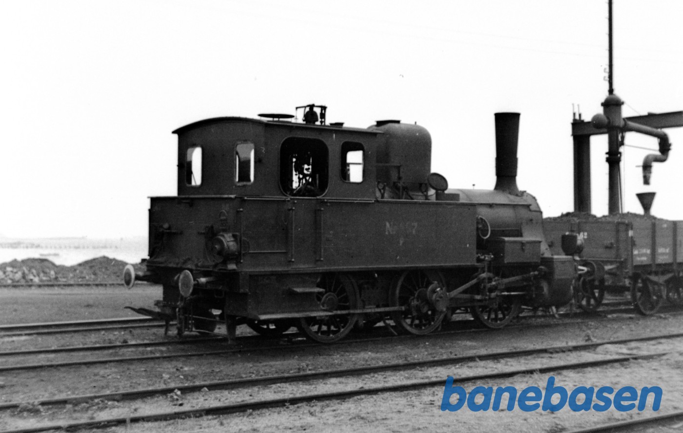 Damplokomotiv F 667 på Nyborg maskindepot Damplokomotiv F 667 på Nyborg maskindepot