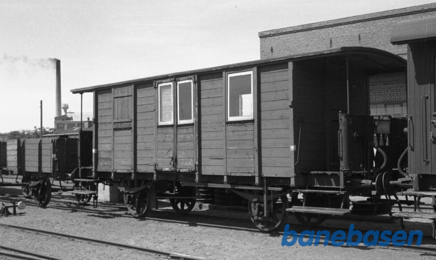Bænkevogn G 75 på Hjørring station Bænkevogn G 75 på Hjørring station