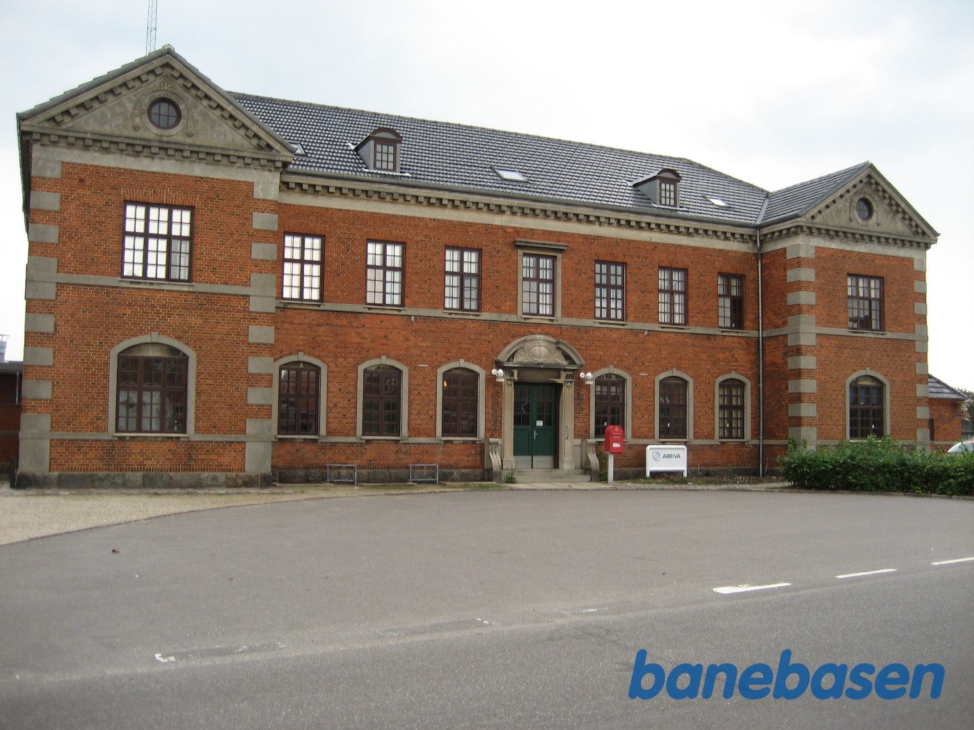 JK 57. 50 års fødselsdagstur på VNJ. Stationen set fra vejsiden JK 57. 50 års fødselsdagstur på VNJ. Stationen set fra vejsiden