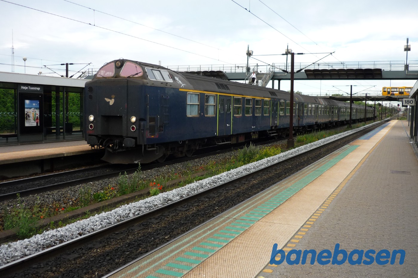 Styrevognstog med Bns på Høje Taastrup station Styrevognstog med Bns på Høje Taastrup station