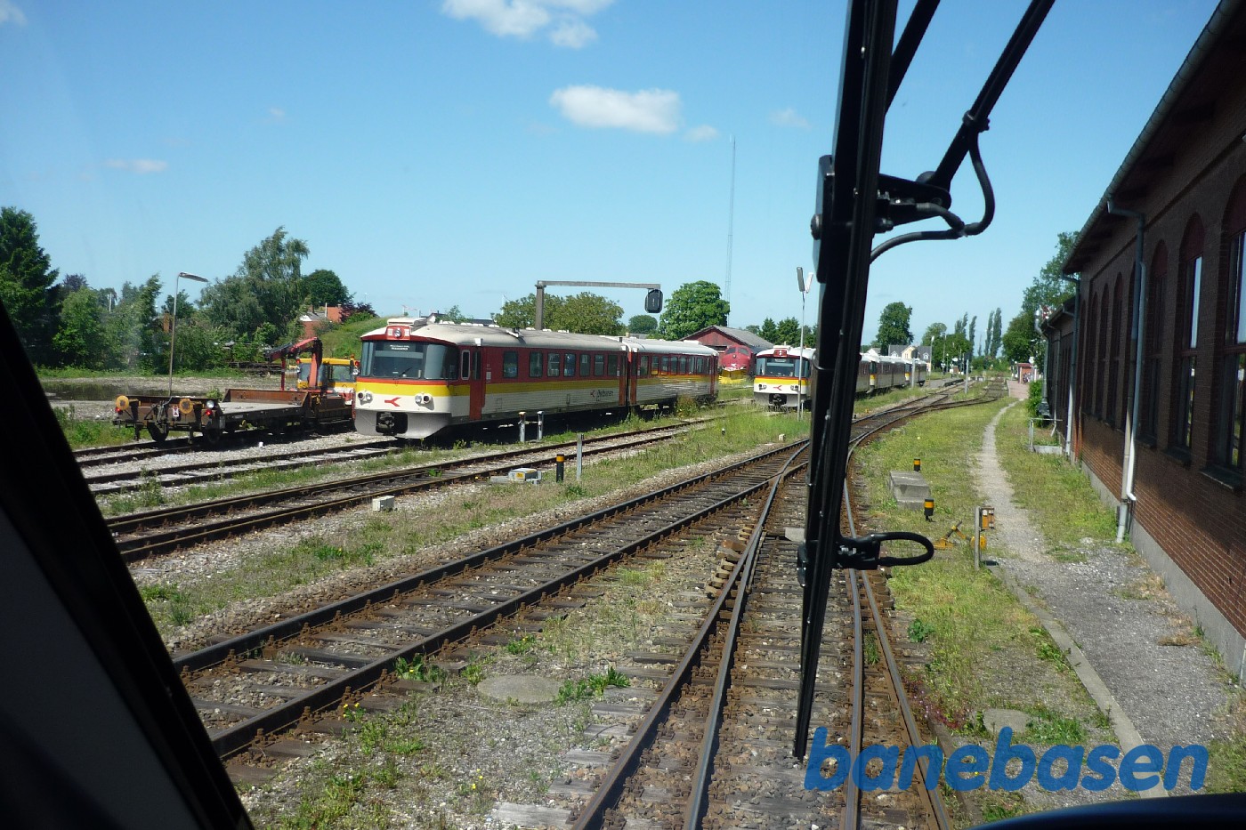 Præsentation af de nye Lint tog i Haarlev. Kig gennem forruden til de gamle Y-tog Præsentation af de nye Lint tog i Haarlev. Kig gennem forruden til de gamle Y-tog