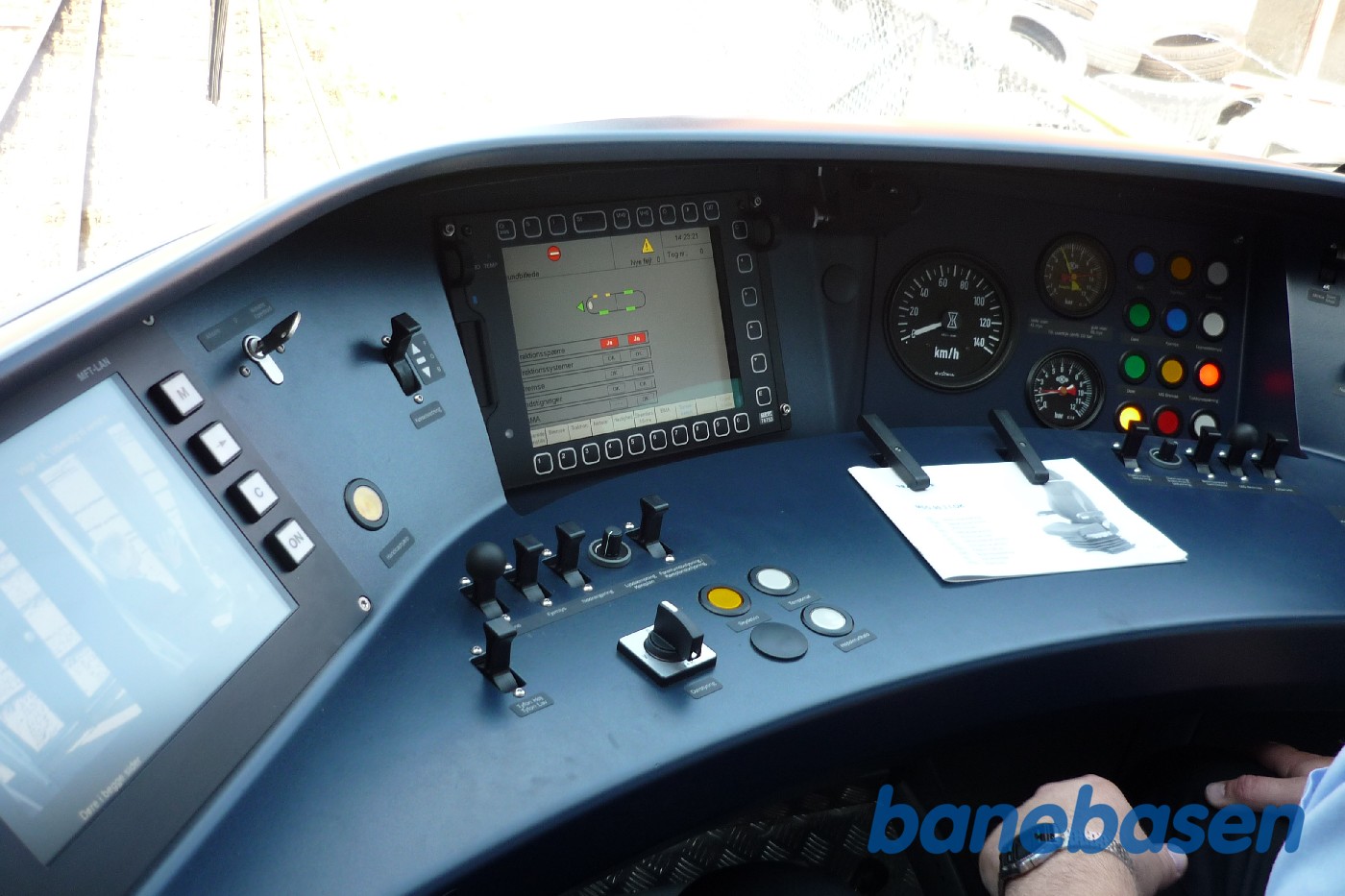 Præsentation af de nye Lint tog i Haarlev. Førerpladsen Præsentation af de nye Lint tog i Haarlev. Førerpladsen