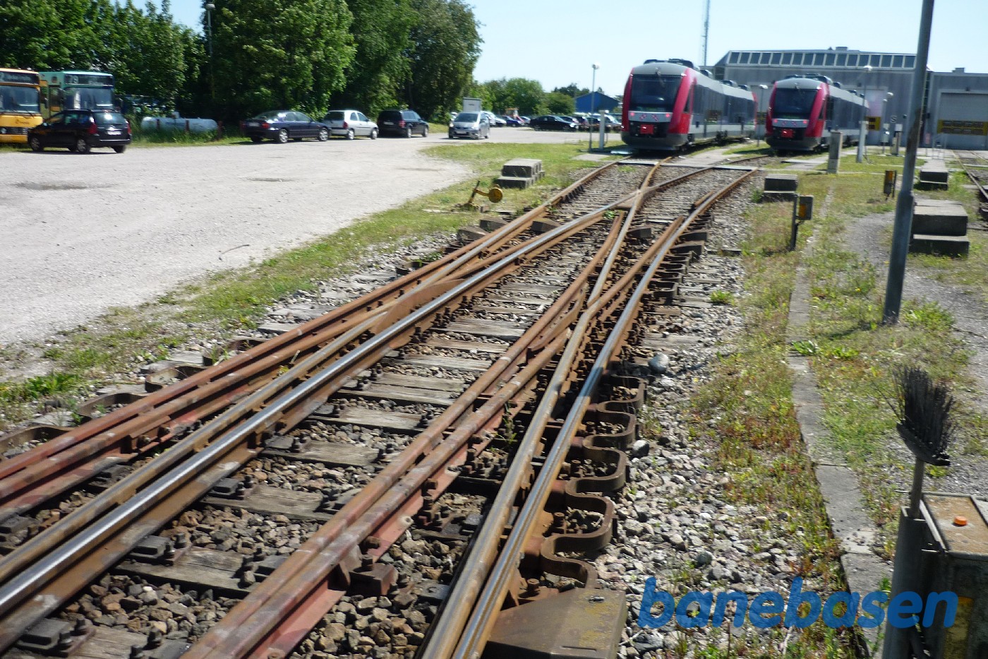Præsentation af de nye Lint tog. 2 Lint tog foran den nye remise Præsentation af de nye Lint tog. 2 Lint tog foran den nye remise