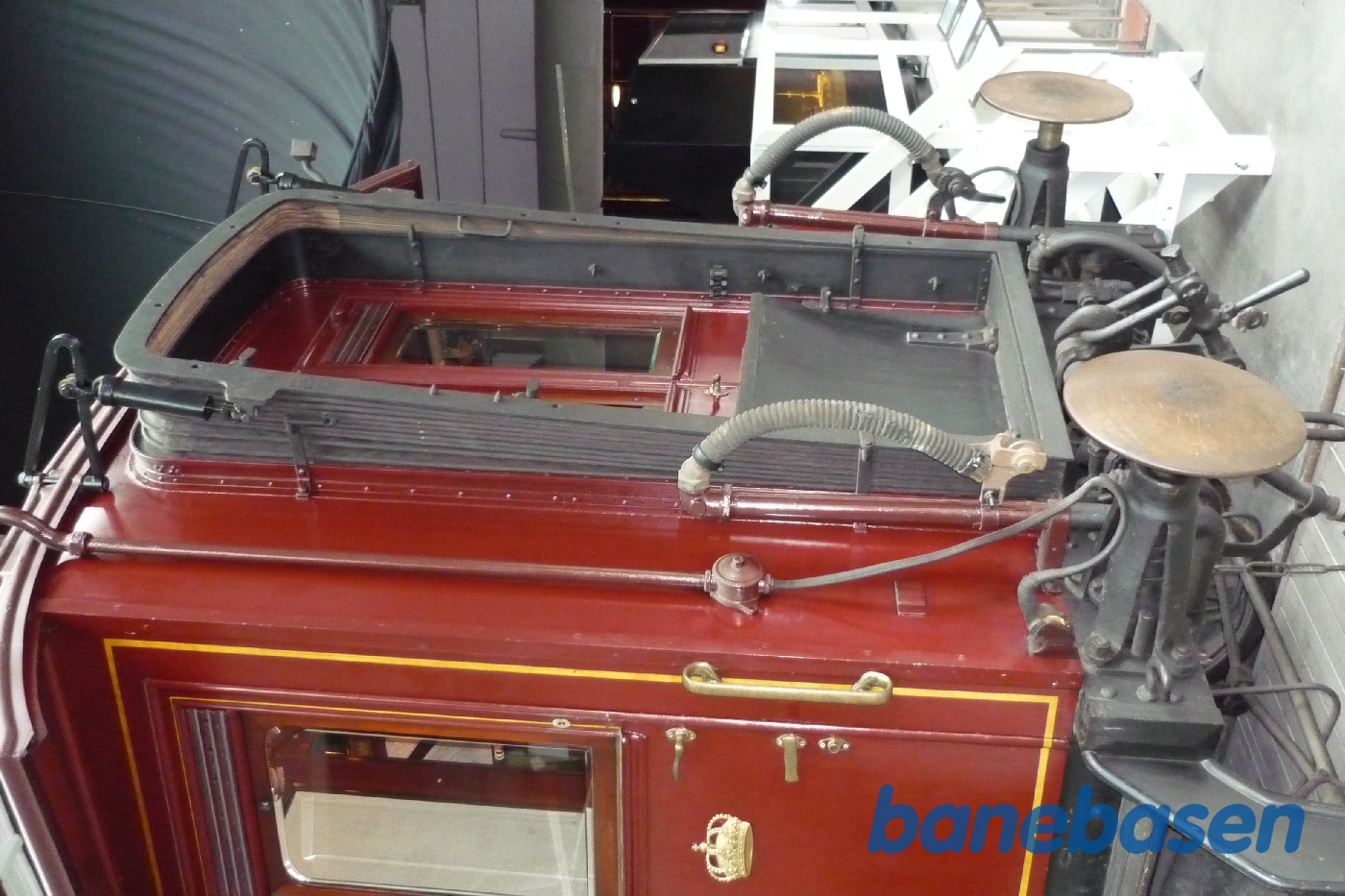 Danmarks Jernbanemuseeum. Kongevogn S 9. Gavlparti Danmarks Jernbanemuseeum. Kongevogn S 9. Gavlparti