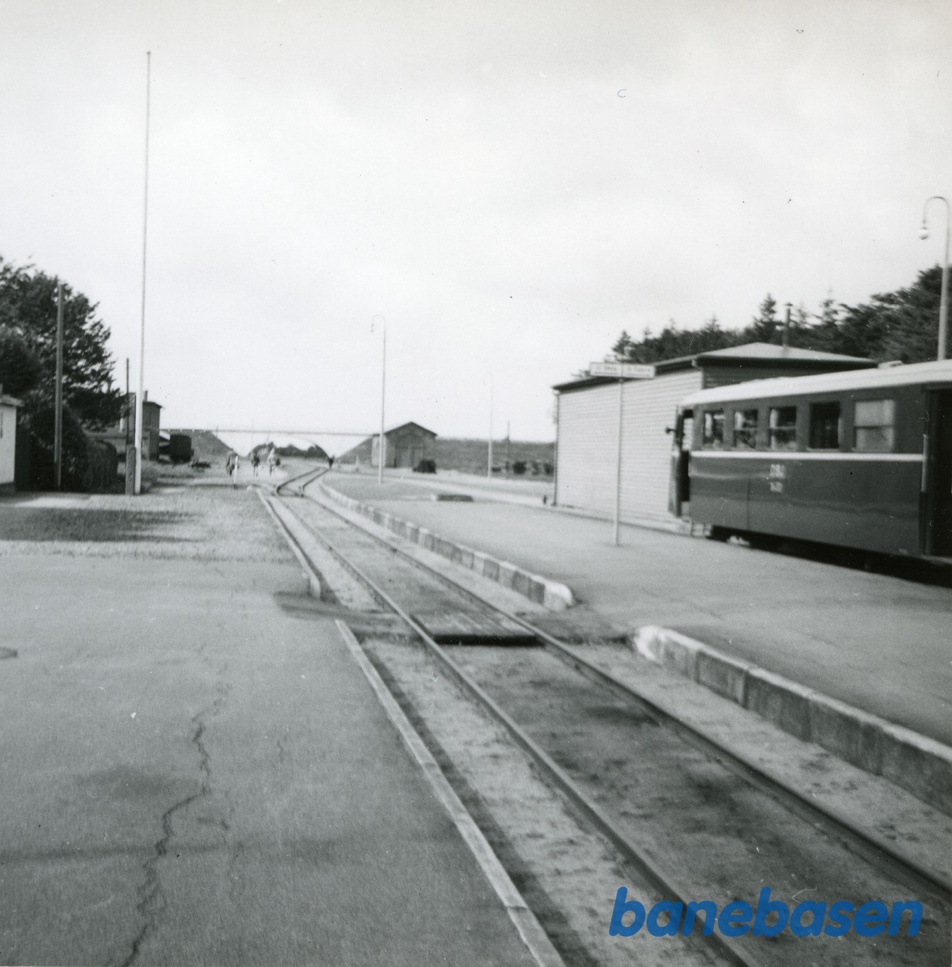 Åkirkeby station. Perronsiden Åkirkeby station. Perronsiden