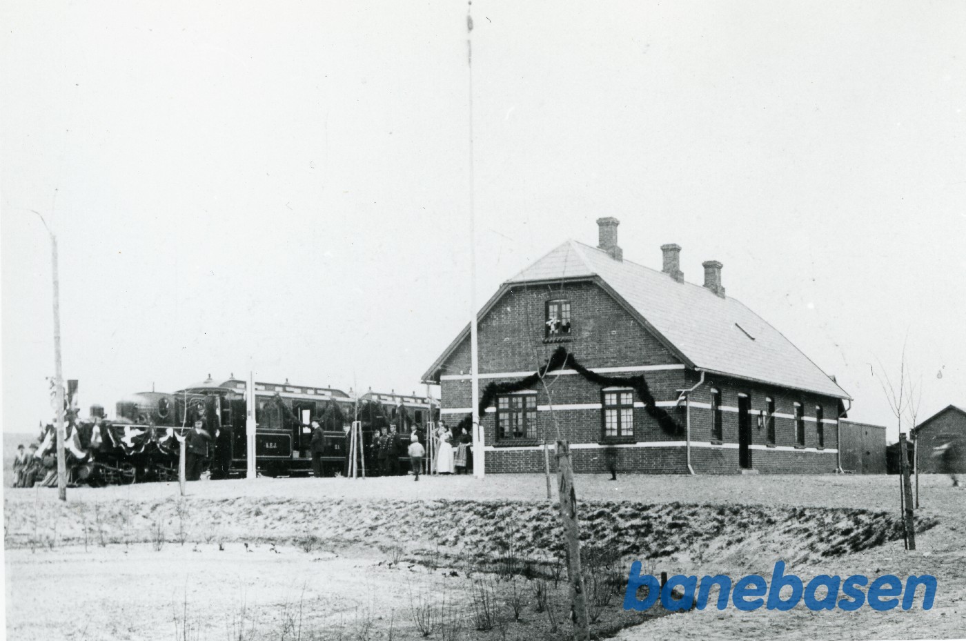 Indvielsestoget er ankommet til Egtved station Indvielsestoget er ankommet til Egtved station