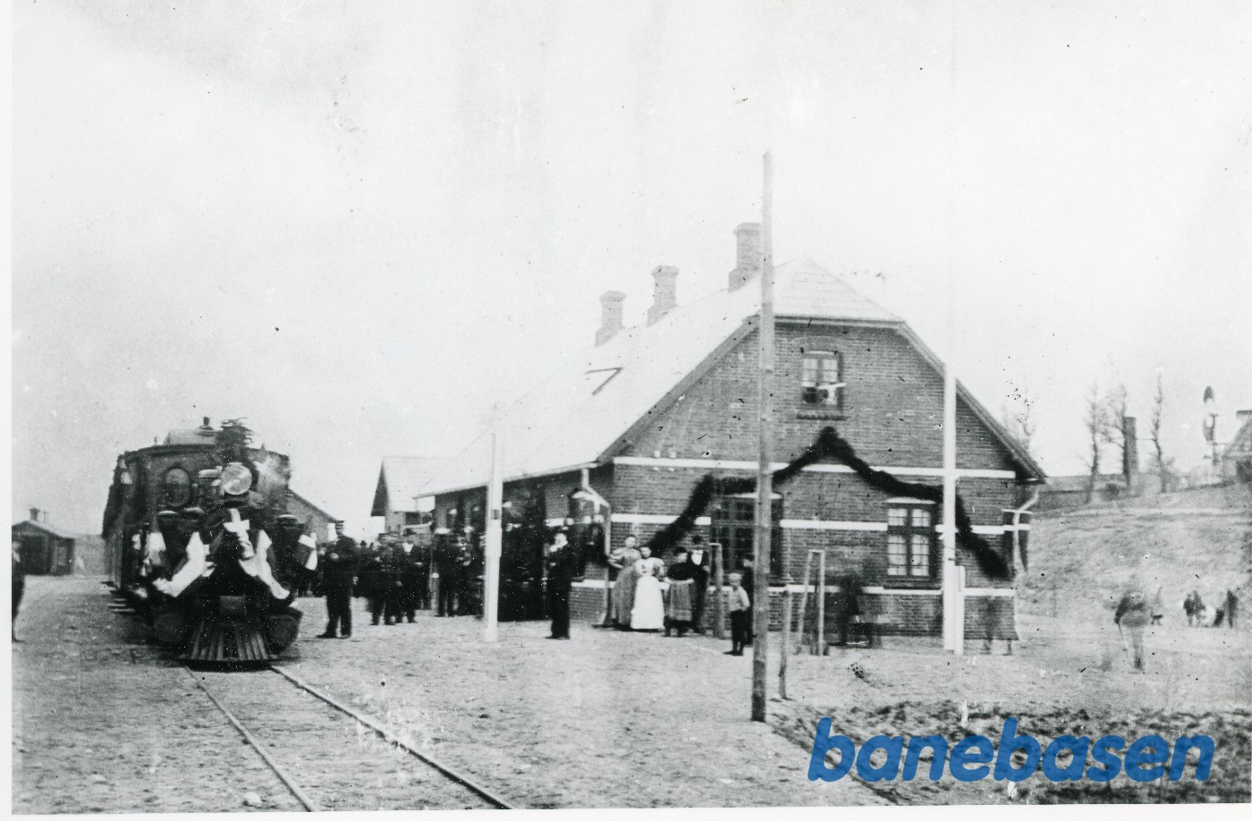 Hauerballe station med indvielsestoget på KEJ Hauerballe station med indvielsestoget på KEJ