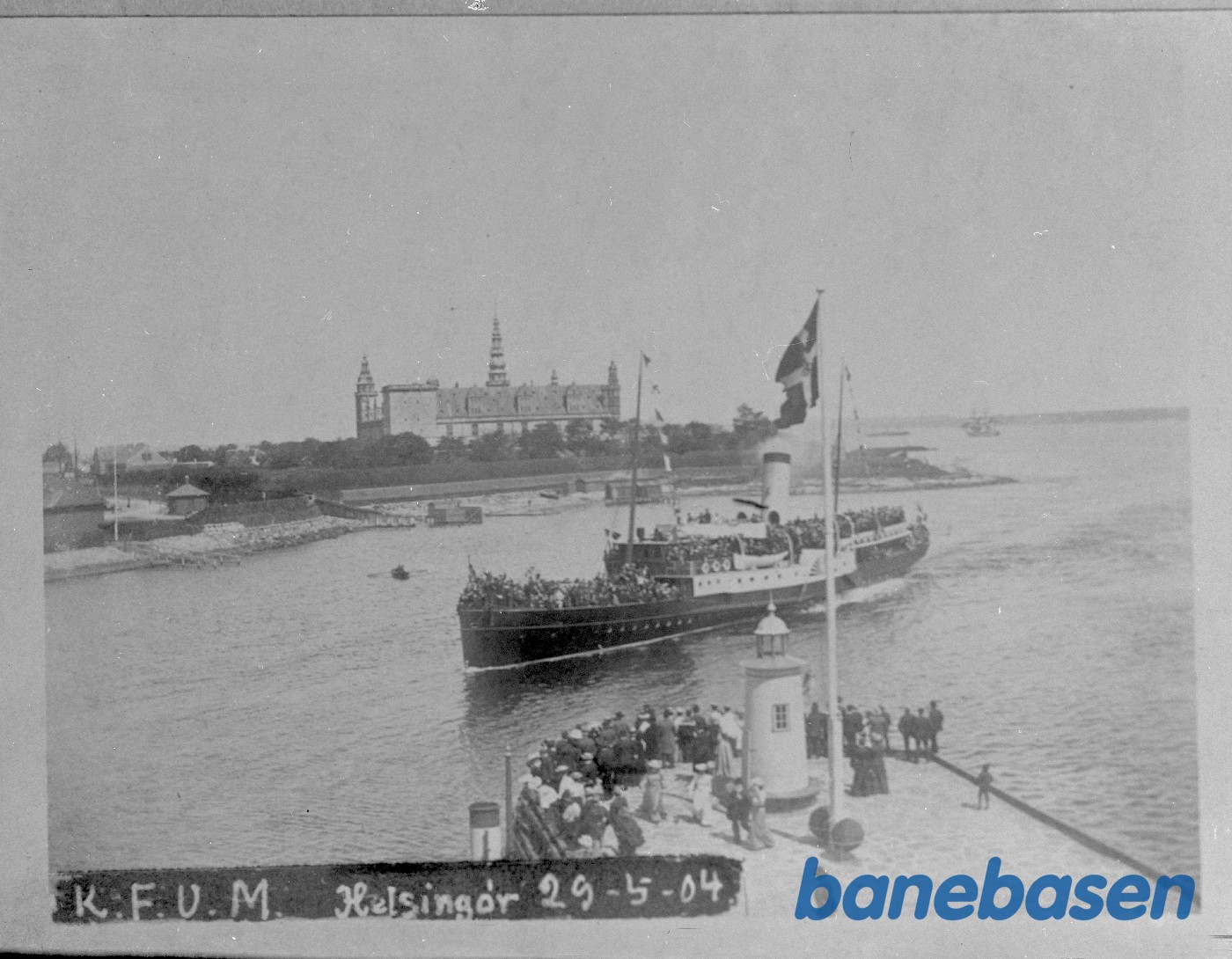 KFUM-spejdere ankommer med skib til Helsingør havn KFUM-spejdere ankommer med skib til Helsingør havn