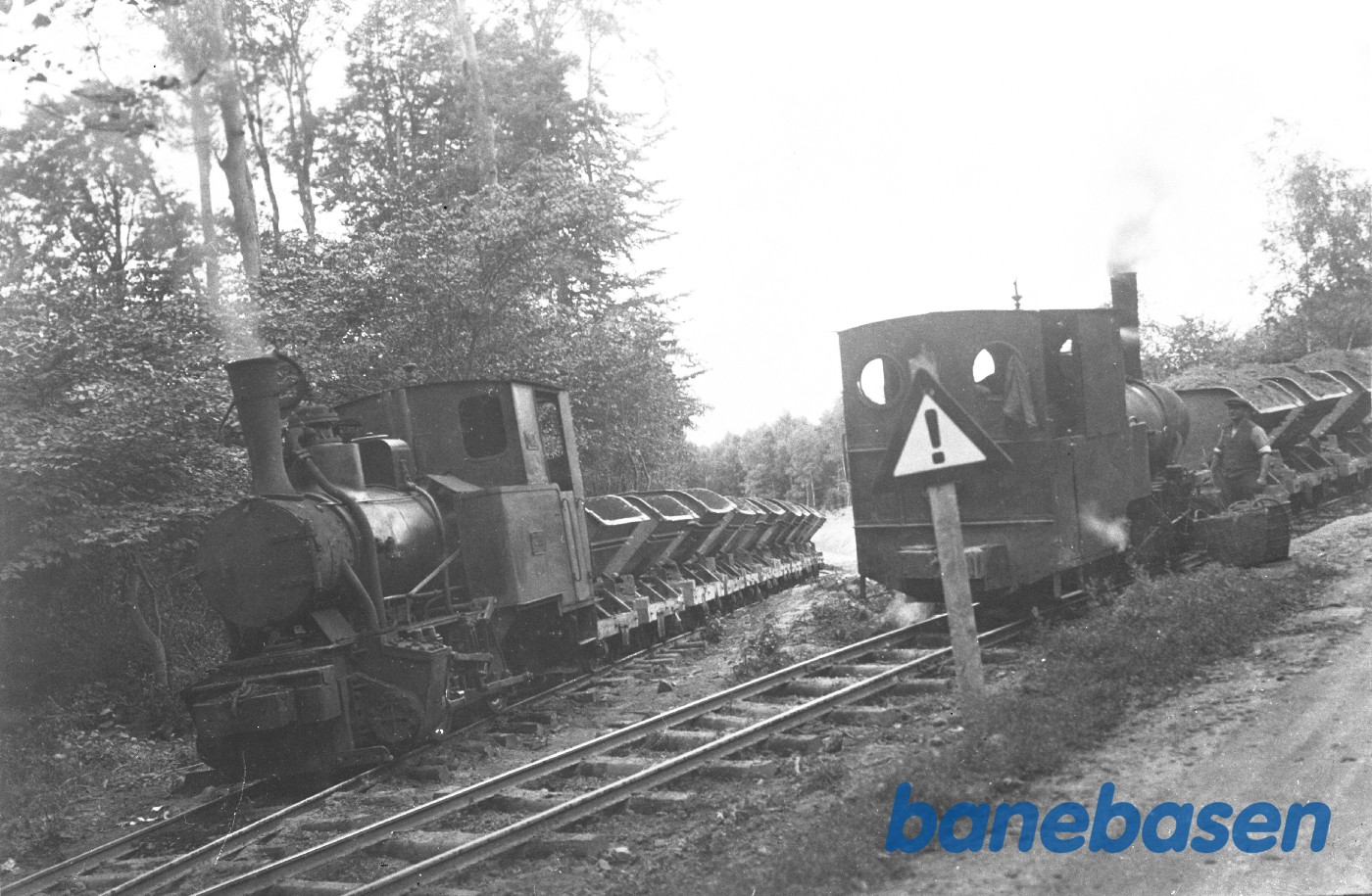 Forlægning af Elverdamsvejen for WT&K. Hanomag 5773/1909 og en ukendt Krauss Forlægning af Elverdamsvejen for WT&K. Hanomag 5773/1909 og en ukendt Krauss