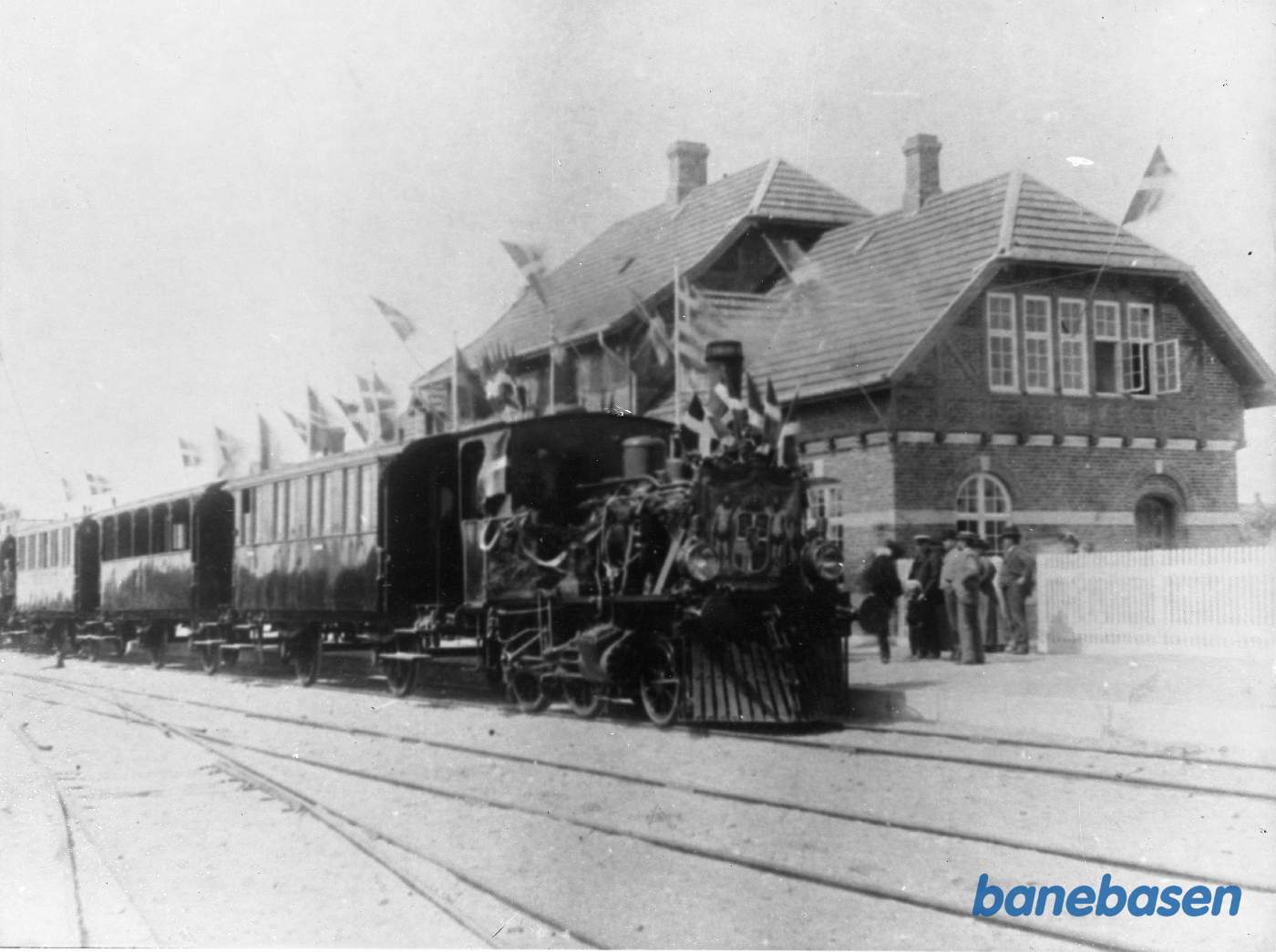 Damplokomotiv nr. 1 med indvielsestog