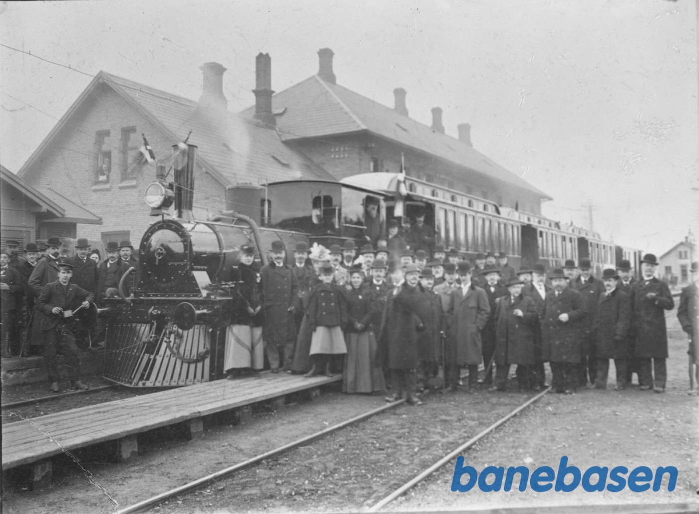 Damplokomotiv nr. 1 + vogne Damplokomotiv nr. 1 + vogne