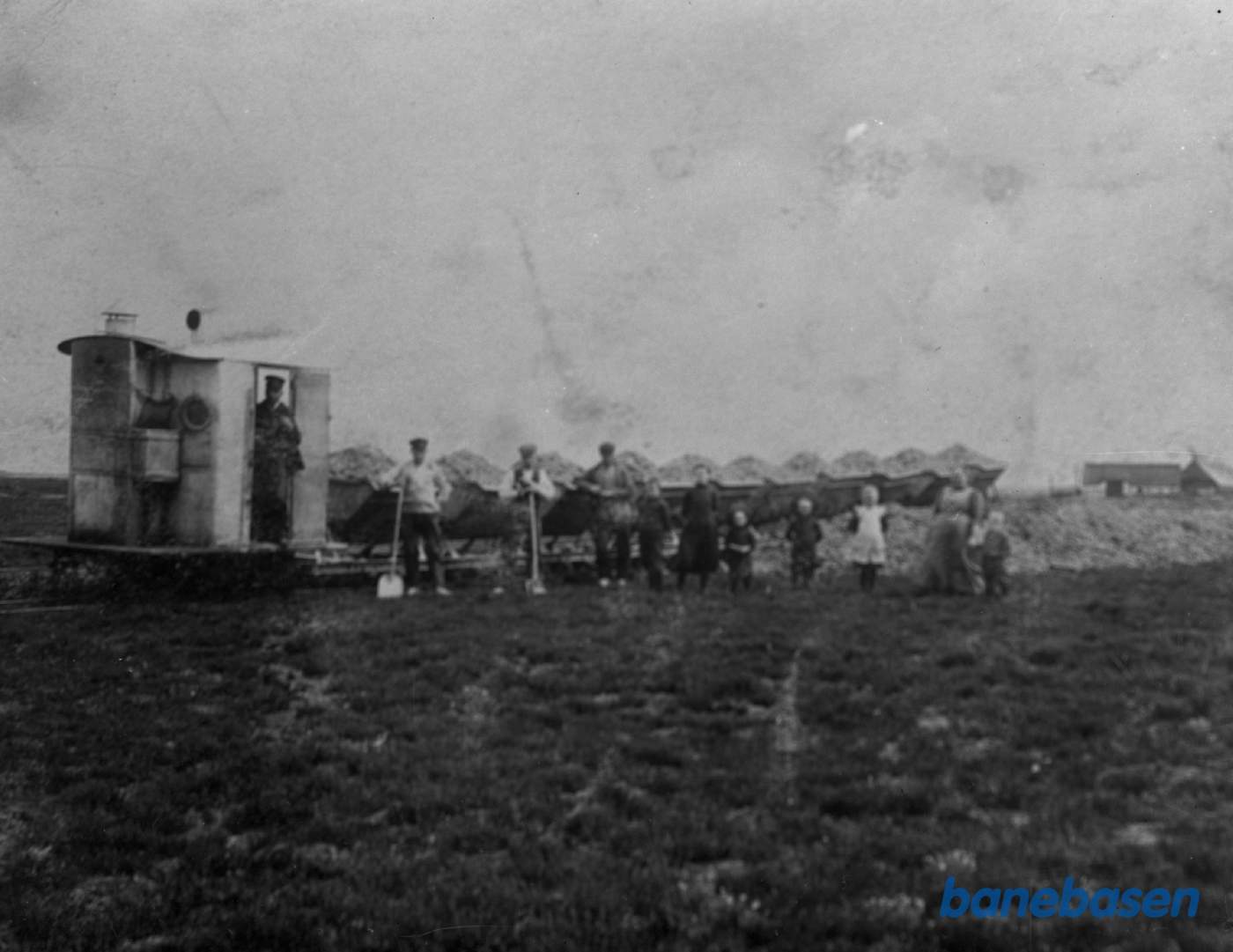 Mergelbane med motorlok. fra Frederikshavn Jernstøberi og Maskinfabrik, måske Over Feldborg