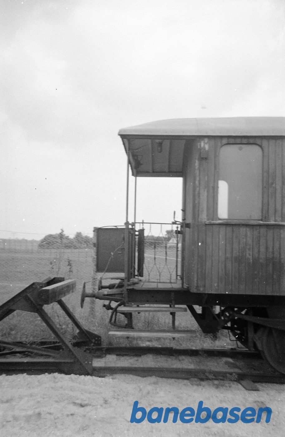 Firskovvej med LNJ M 4 endeperroner Firskovvej med LNJ M 4 endeperroner