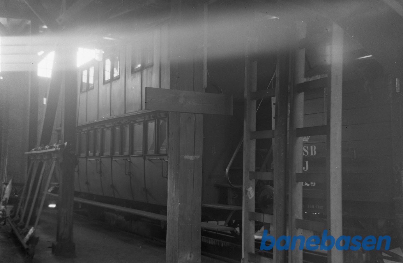 toetages personvogn i remisen toetages personvogn i remisen