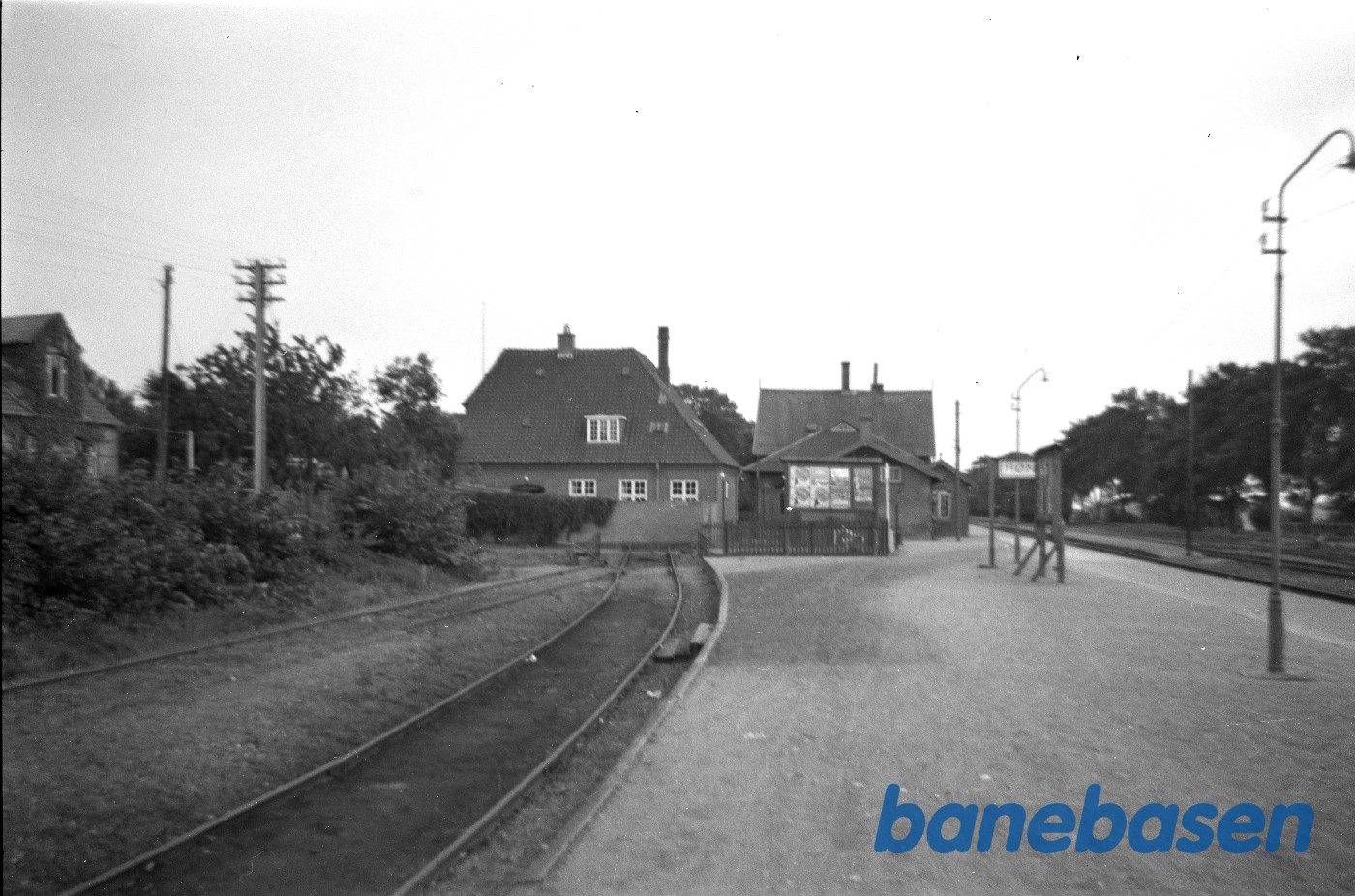 Høng station set fra HTJ perronens side Høng station set fra HTJ perronens side
