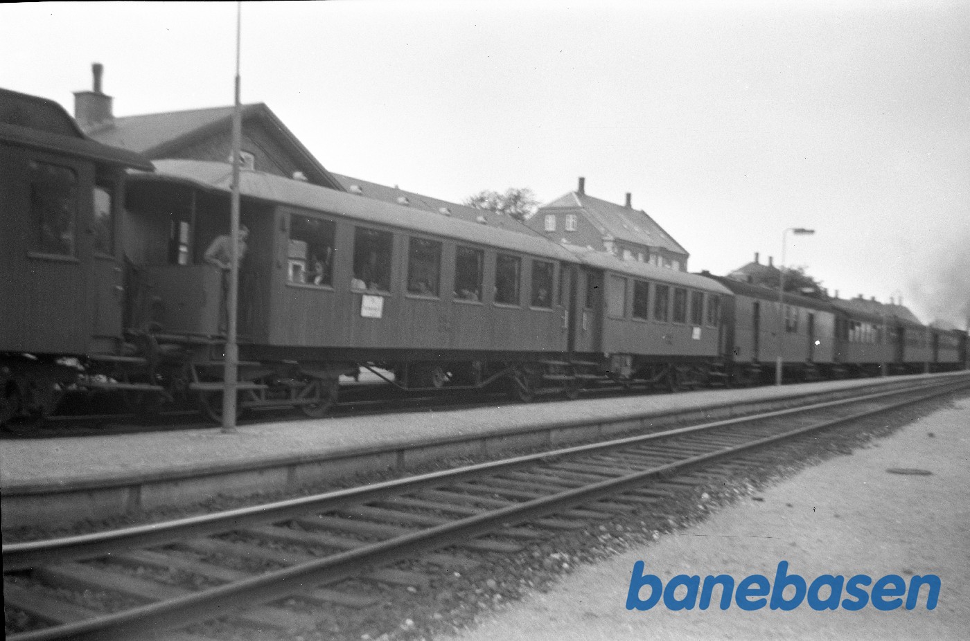 Holbæk st. Gennemgående tog med C 204/205 Holbæk st. Gennemgående tog med C 204/205