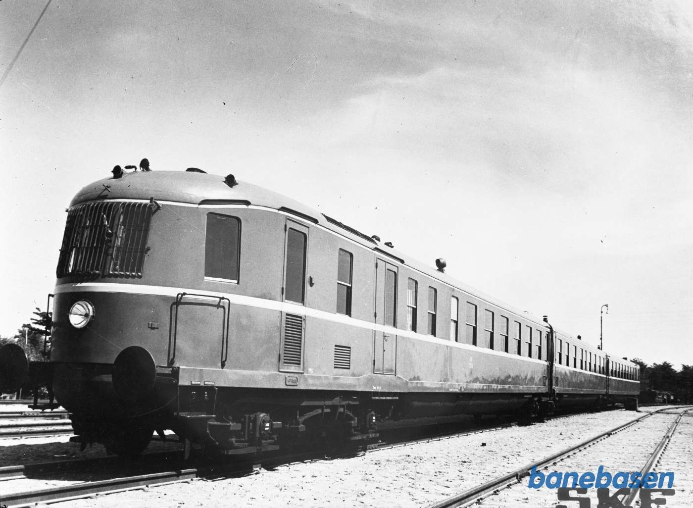 Reklame for SKF. 3.vogns lyntog