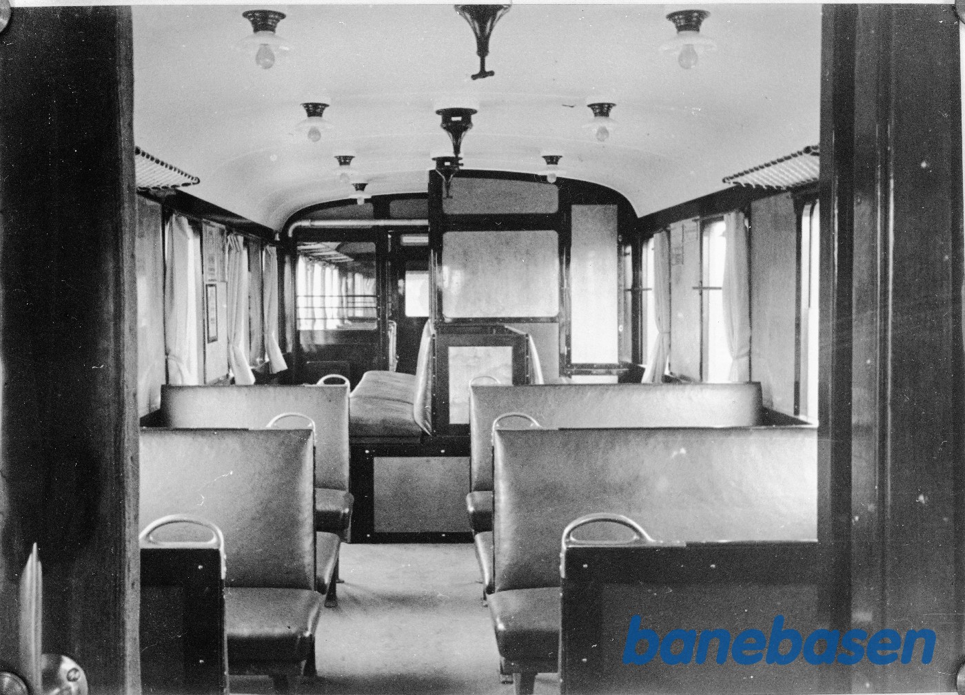 Fabriksfoto, interiør af OMB M 3 Fabriksfoto, interiør af OMB M 3