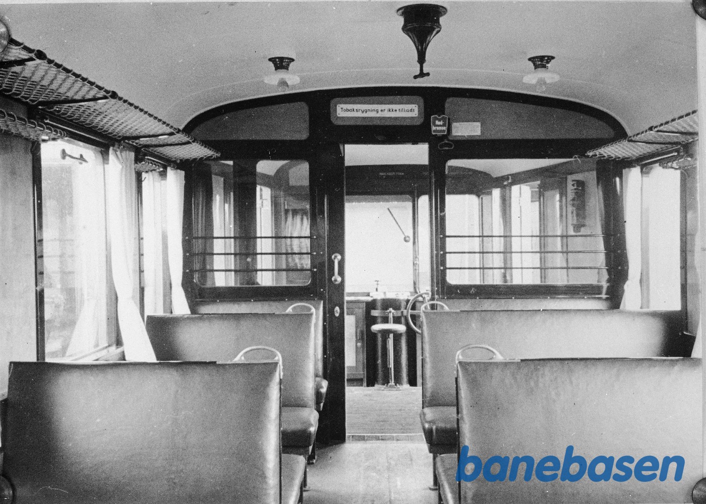 Fabriksfoto, interiør af OMB M 3 Fabriksfoto, interiør af OMB M 3