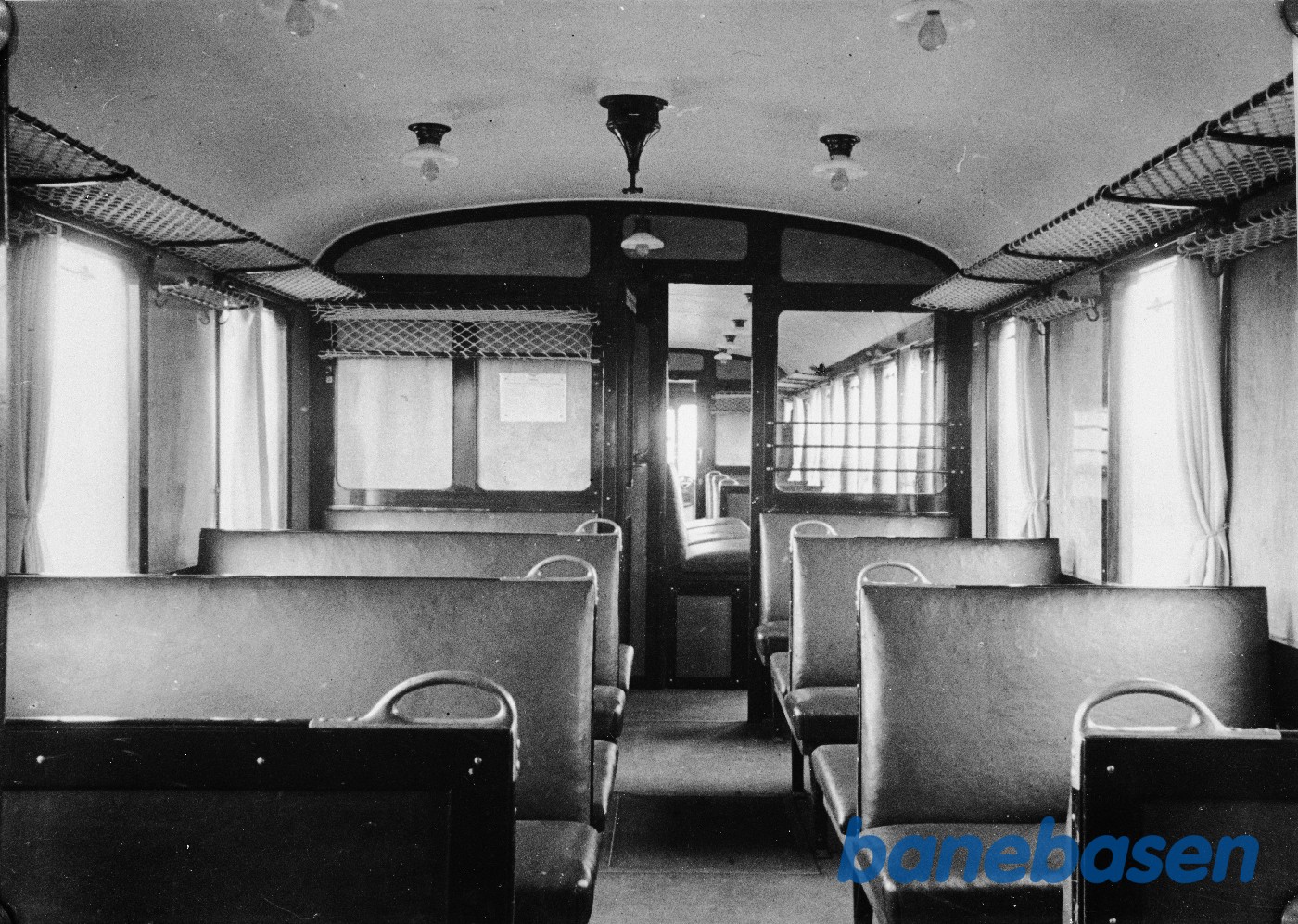 Fabriksfoto, interiør af OMB M 3 Fabriksfoto, interiør af OMB M 3