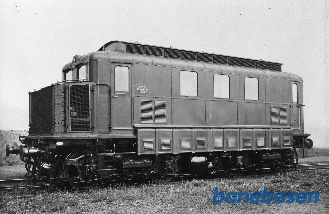 Diesellokomotiv med motor fra B&W fotograferet hos Paris Lyon Méditerranée (PLM). Repareret glasplade Diesellokomotiv med motor fra B&W fotograferet hos Paris Lyon Méditerranée (PLM). Repareret glasplade